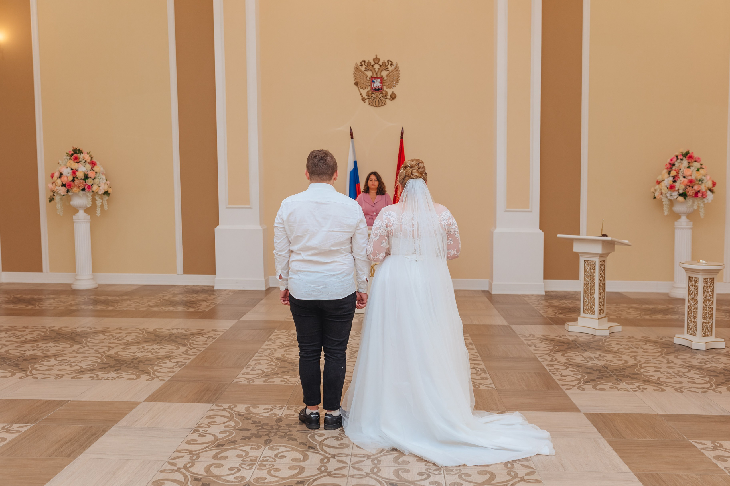 Евгения и Илья. ЗАГС Калининского района и прогулка на Финском заливе. Свадебный и семейный фотограф в Санкт-Петербурге и Сестрорецке