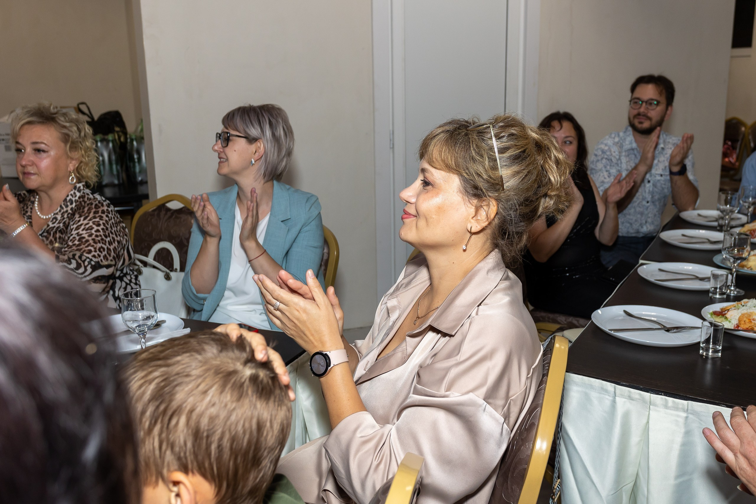 Вручение аттестата и выпускной вечер. Выпускные альбомы Майкоп, Краснодар Елена Золотарева