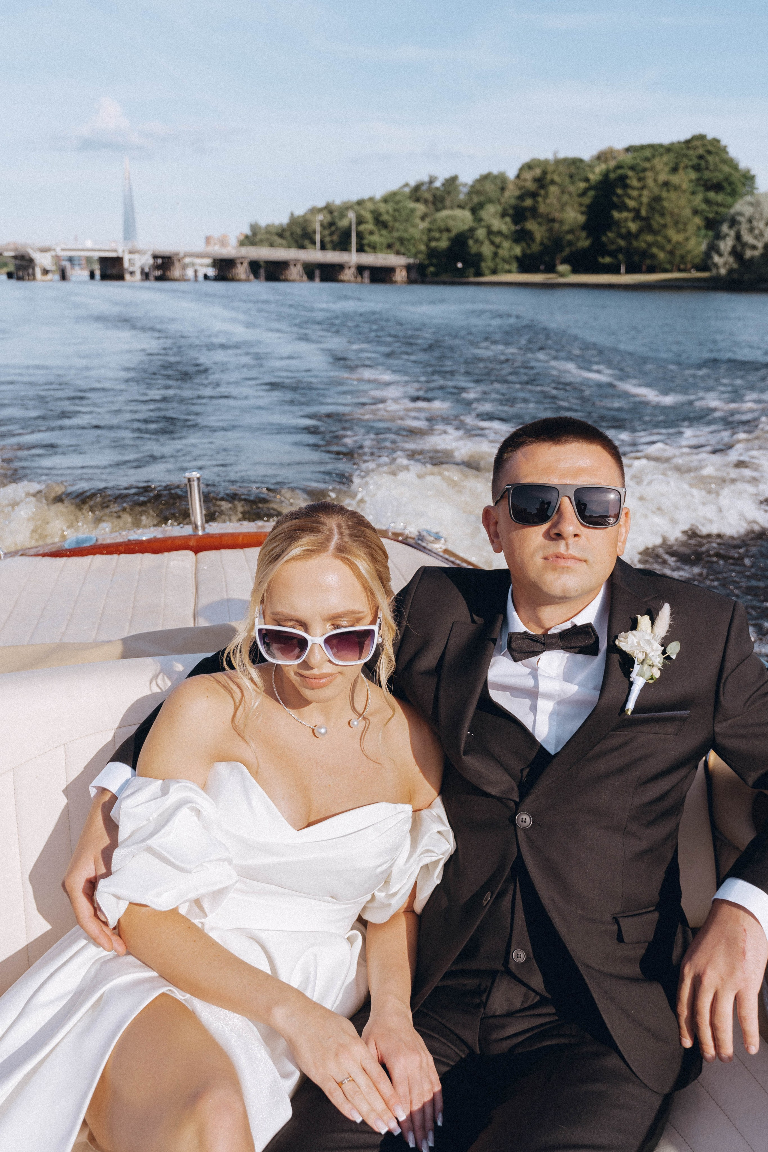 СВАДЕНБНАЯ СЬЕМКА НА КАТЕРЕ ПО КАНАЛАМ САНКТ-ПЕТЕРБУРГА И В АКВАТОРИИ НЕВЫ. Профессиональный фотограф, Санкт-Петербург — Виктория Богомолова