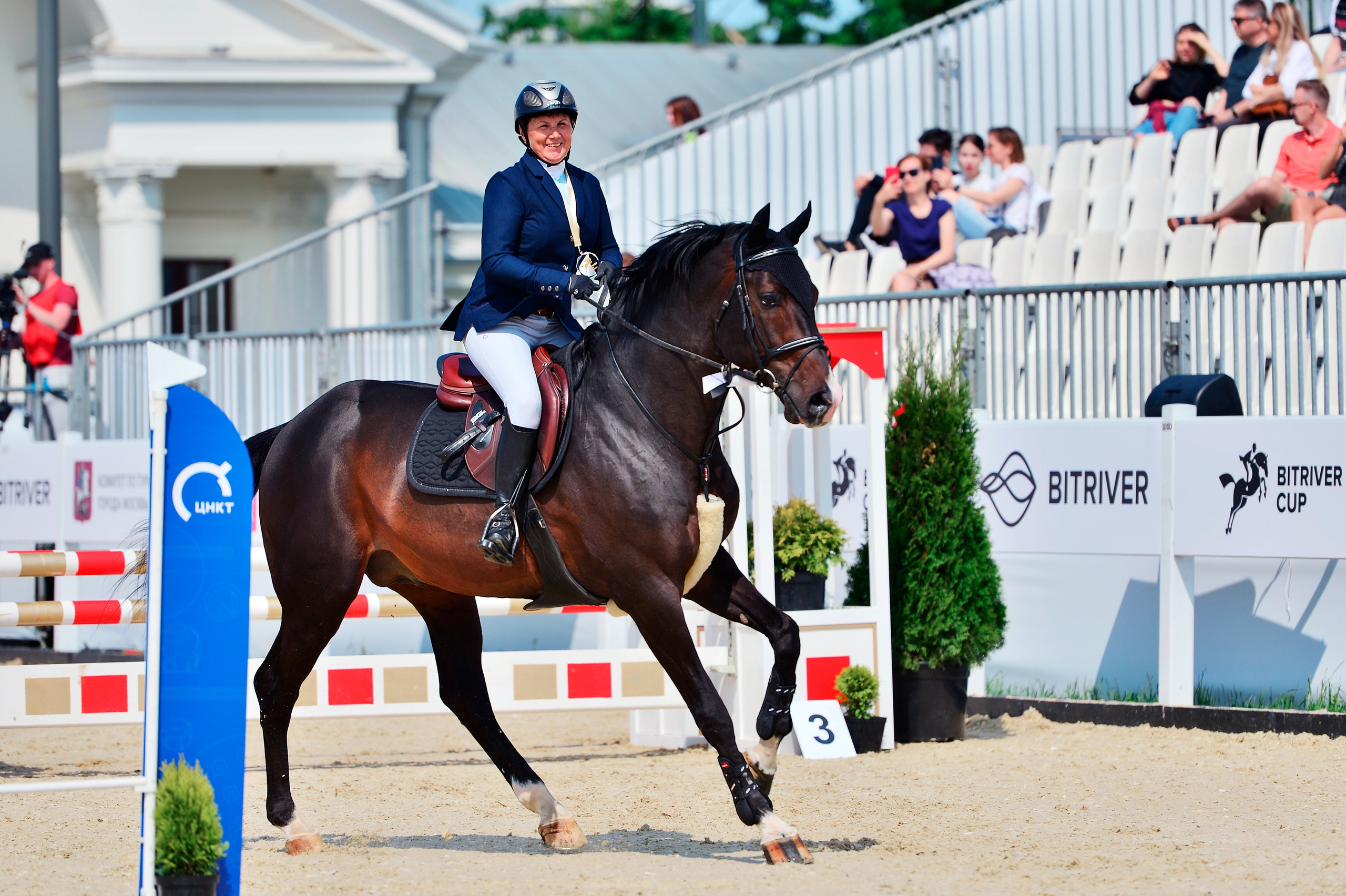 Репортаж Bitriver. Конный фотограф Alesya Safe