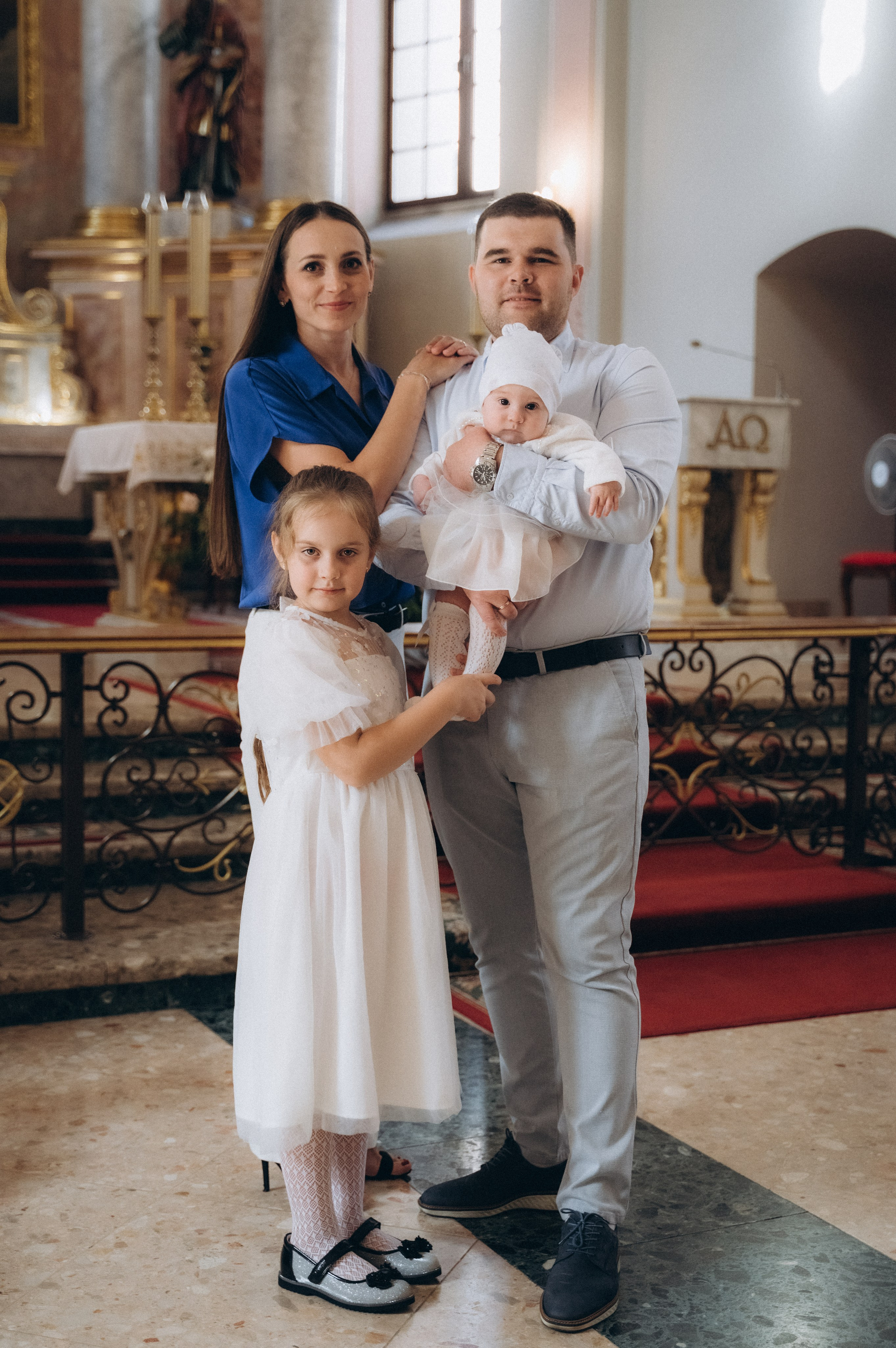 Крещение Василисы Архикафедральный костел Имени Пресвятой Девы Марии. Семейный фотограф в Минске Дарья Дреко