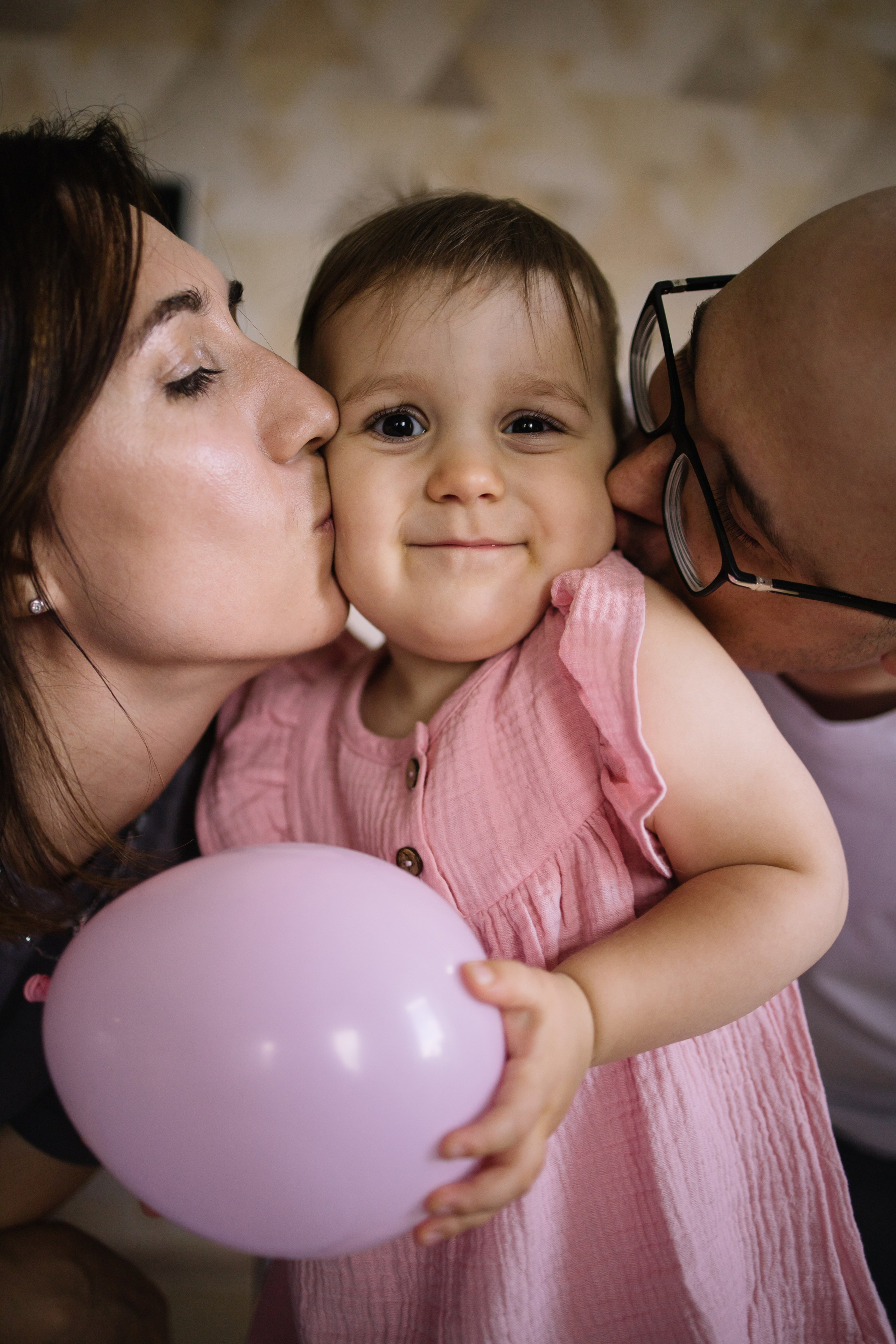 Домашняя фотосессия ко дню рождения дочери. Семейный фотограф в Томске Максимова Екатерина