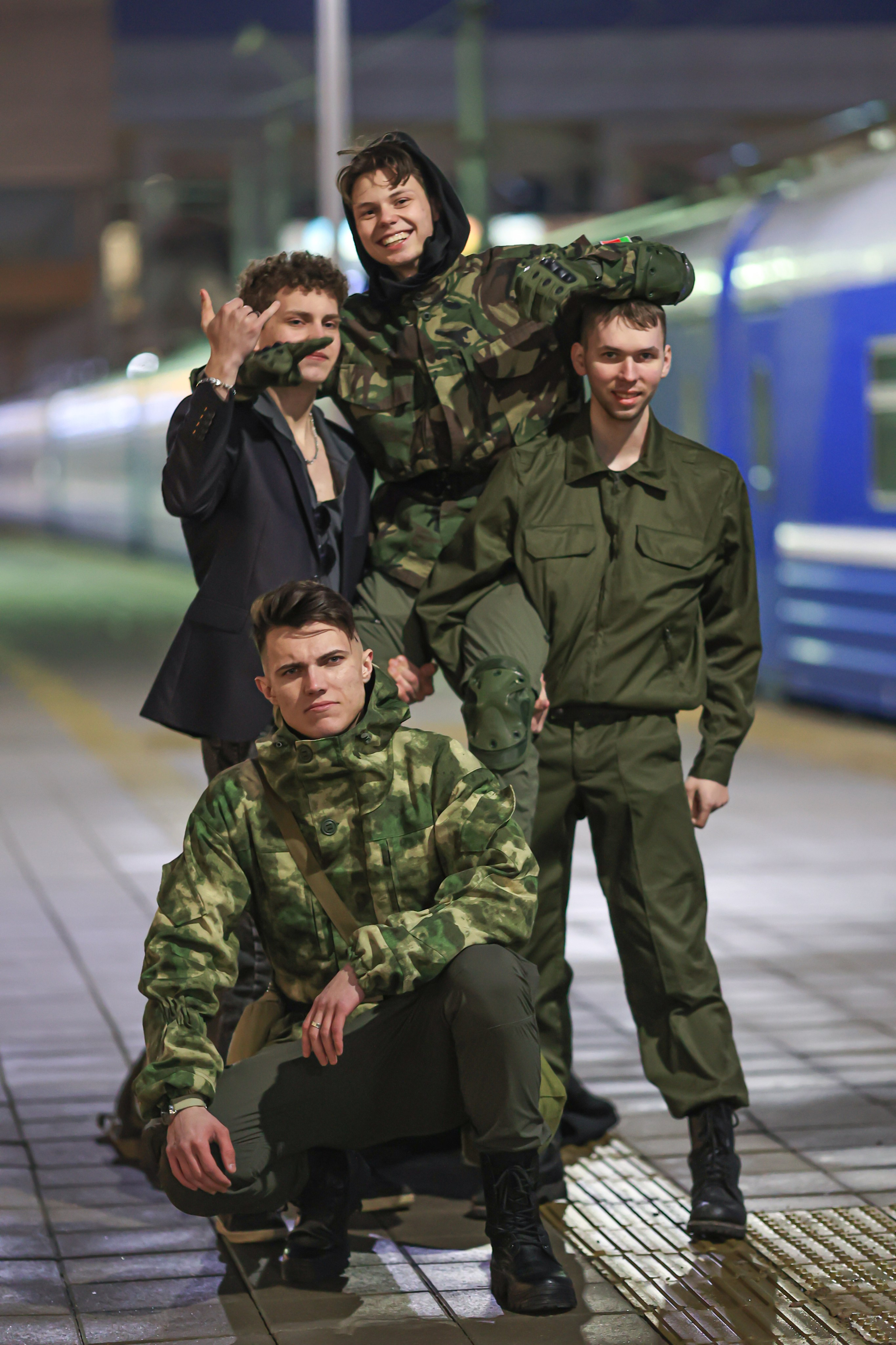 Отправление в ж/д поездку (military). Алексей Климков. Фотограф для Вашего бизнеса и частных съемок в Минске и по Беларуси