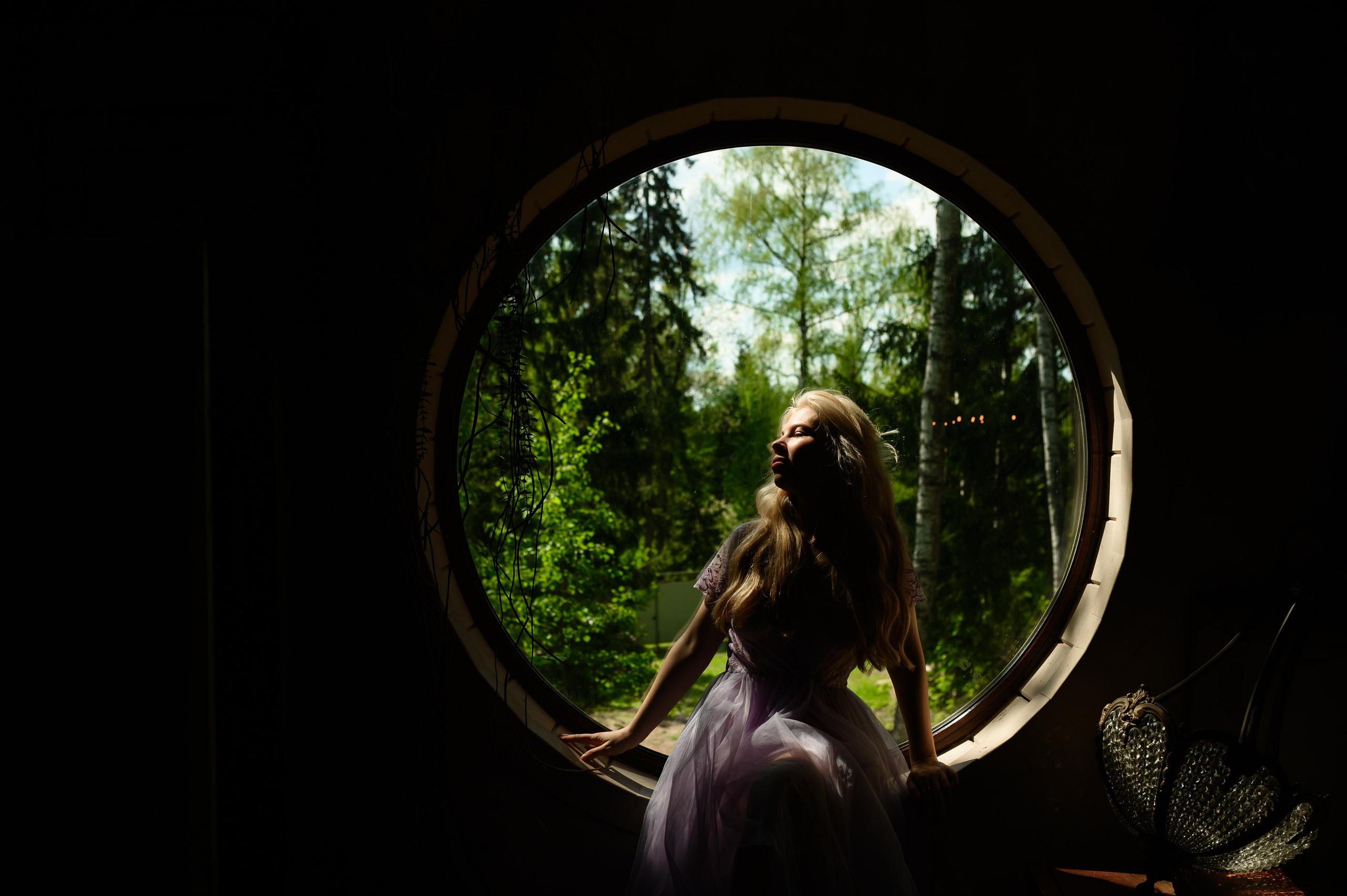 Катя. Заброшенный чердак. Фотограф Марина Росси