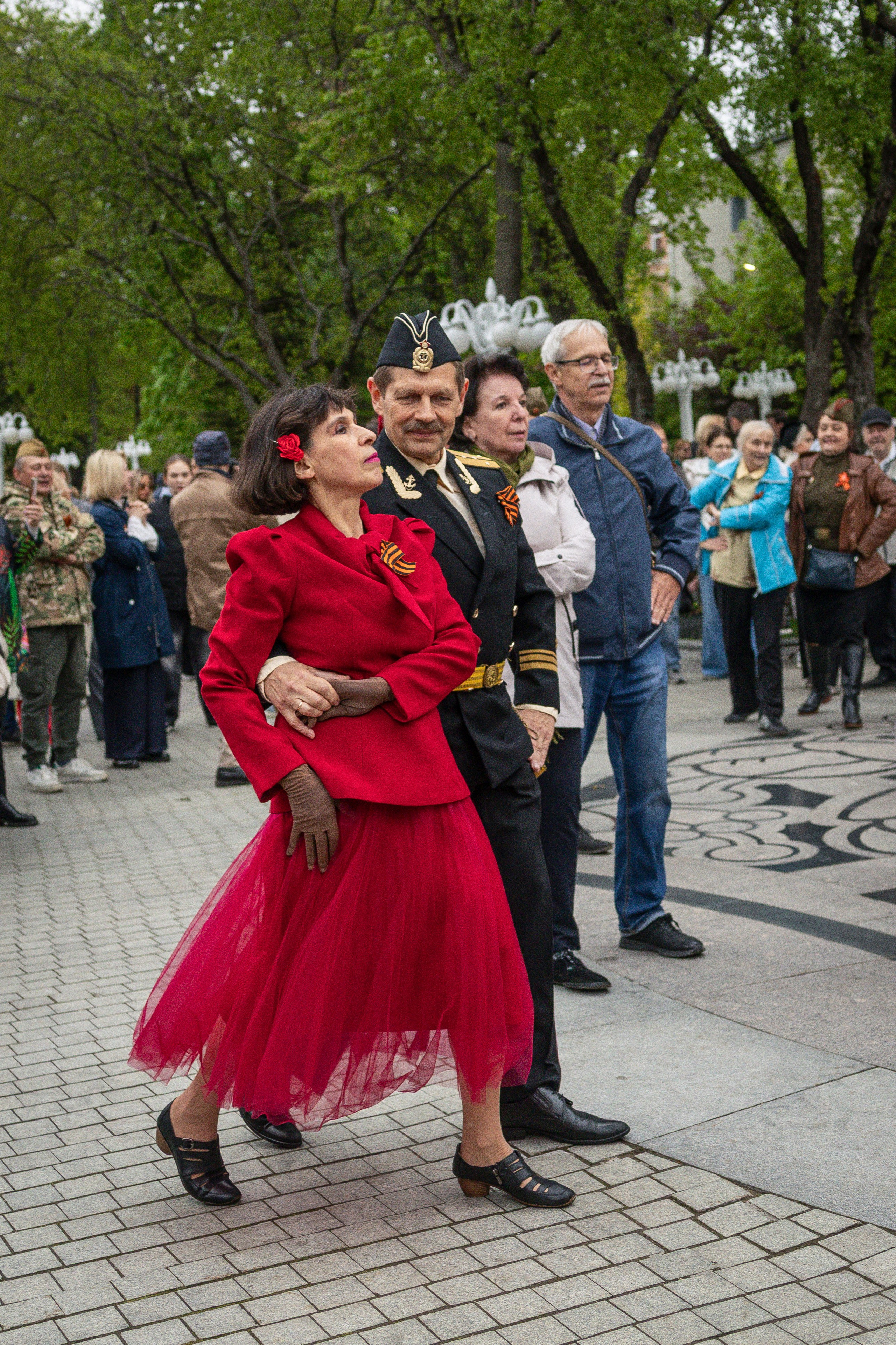 Бал Победы в саду Эрмитаж. Фотограф Сергей Ловкий