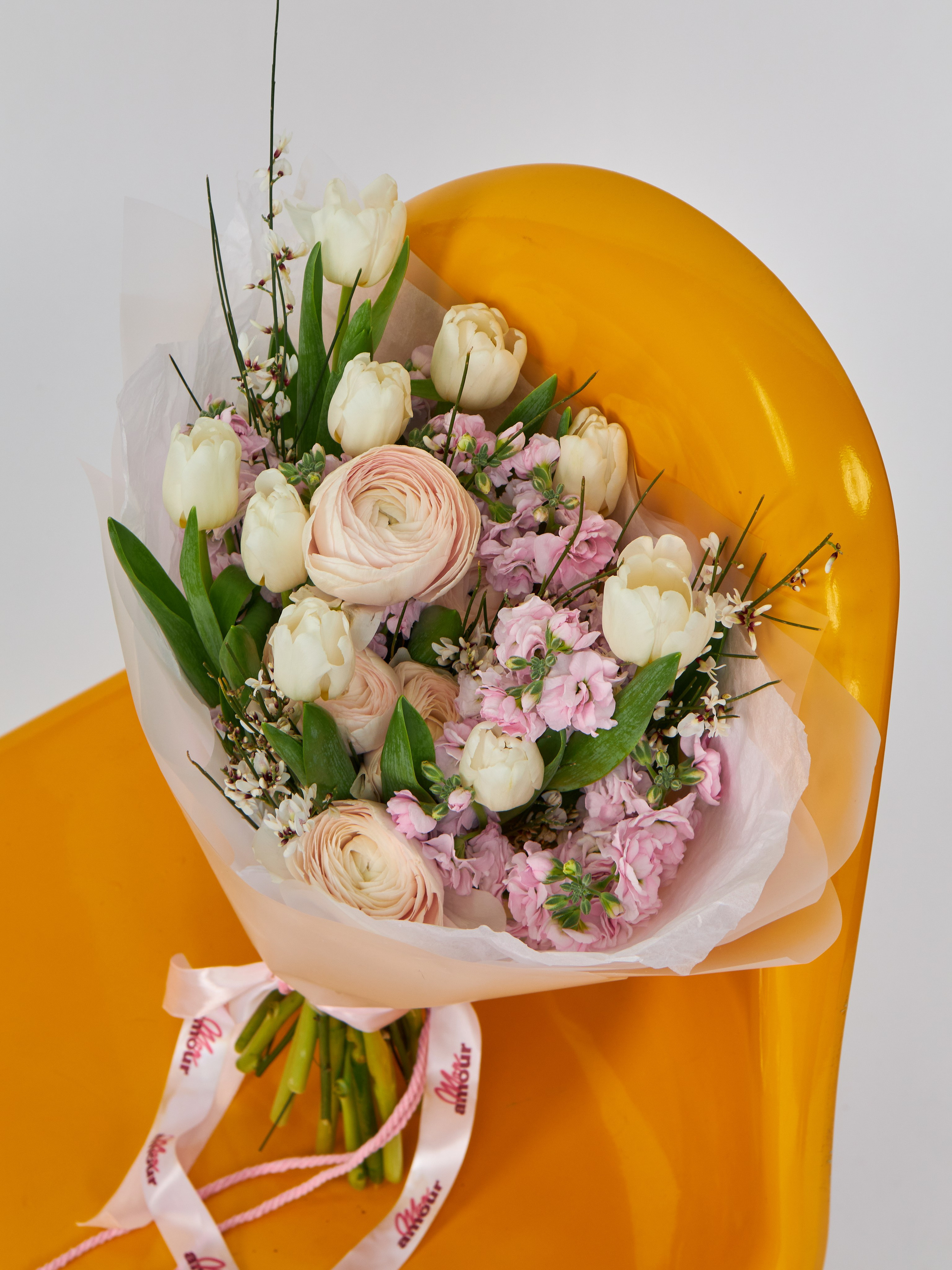 Организуем съемку одежды для маркетплейсов: фотограф, свет, студия в Москве