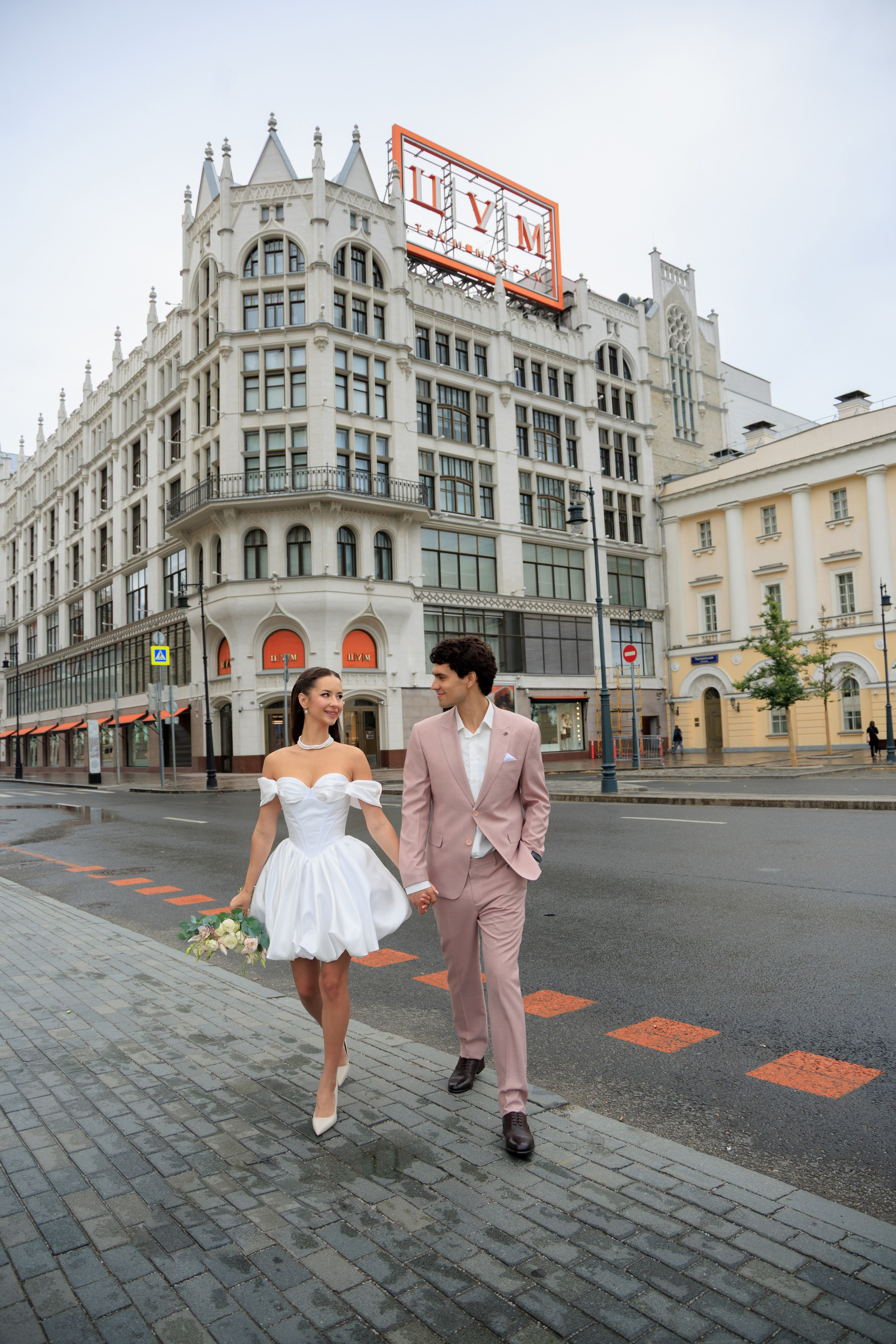 Свадьба у ЦУМа. Свадебный фотограф Москва Марковкина КрисТина