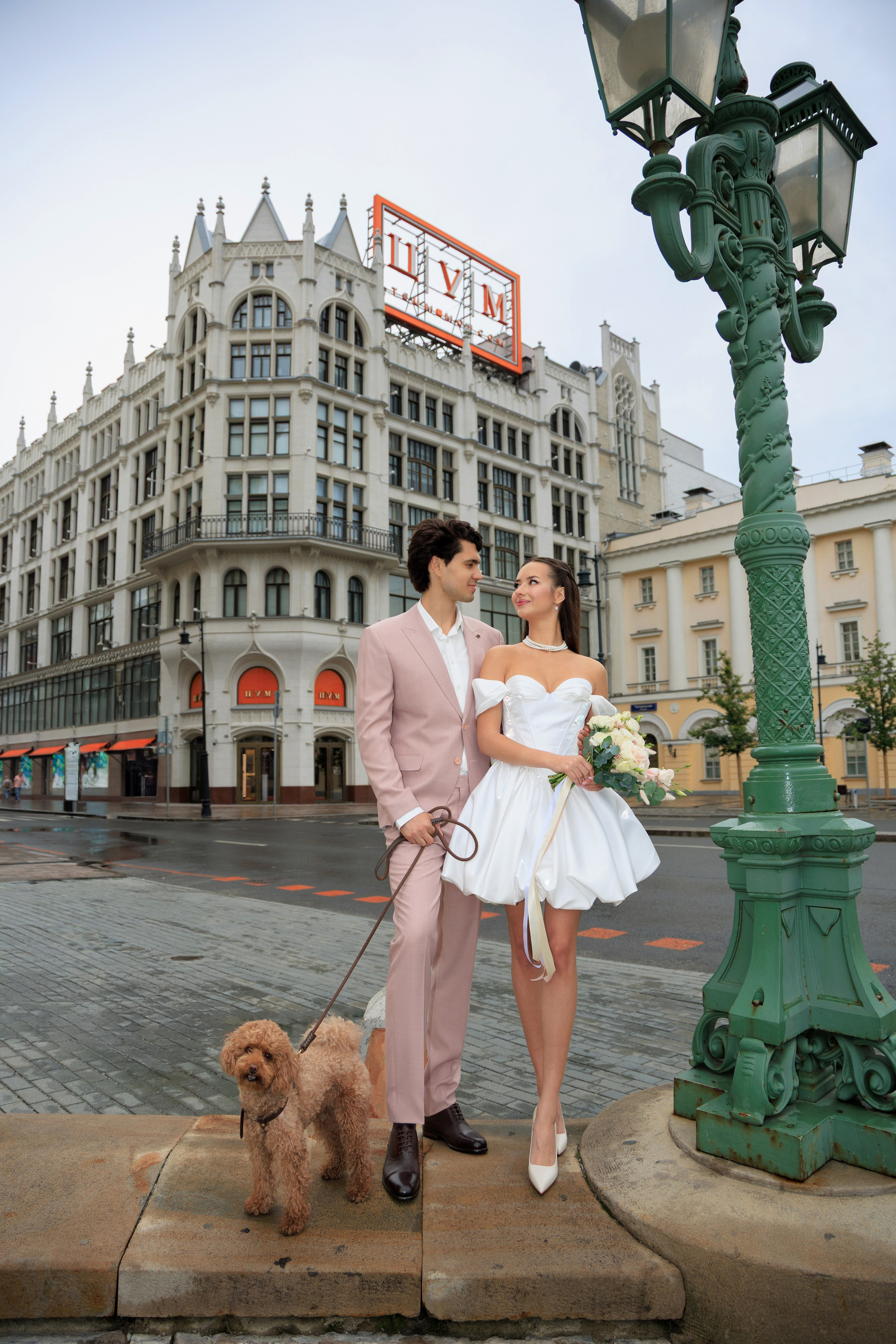 Свадьба у ЦУМа. Свадебный фотограф Москва Марковкина КрисТина