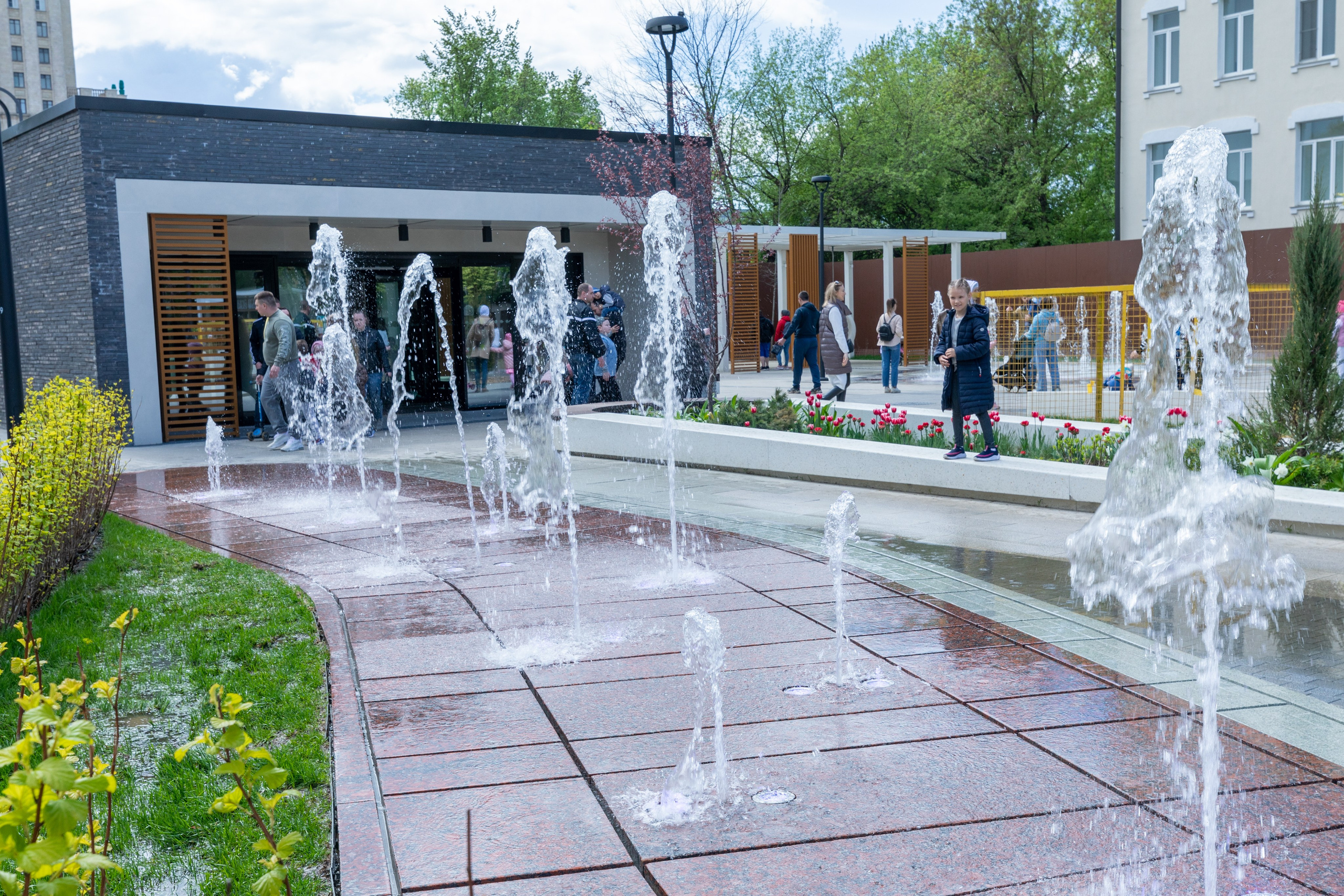 Вход в Московский зоопарк. Фотограф Ольга Эмбер
