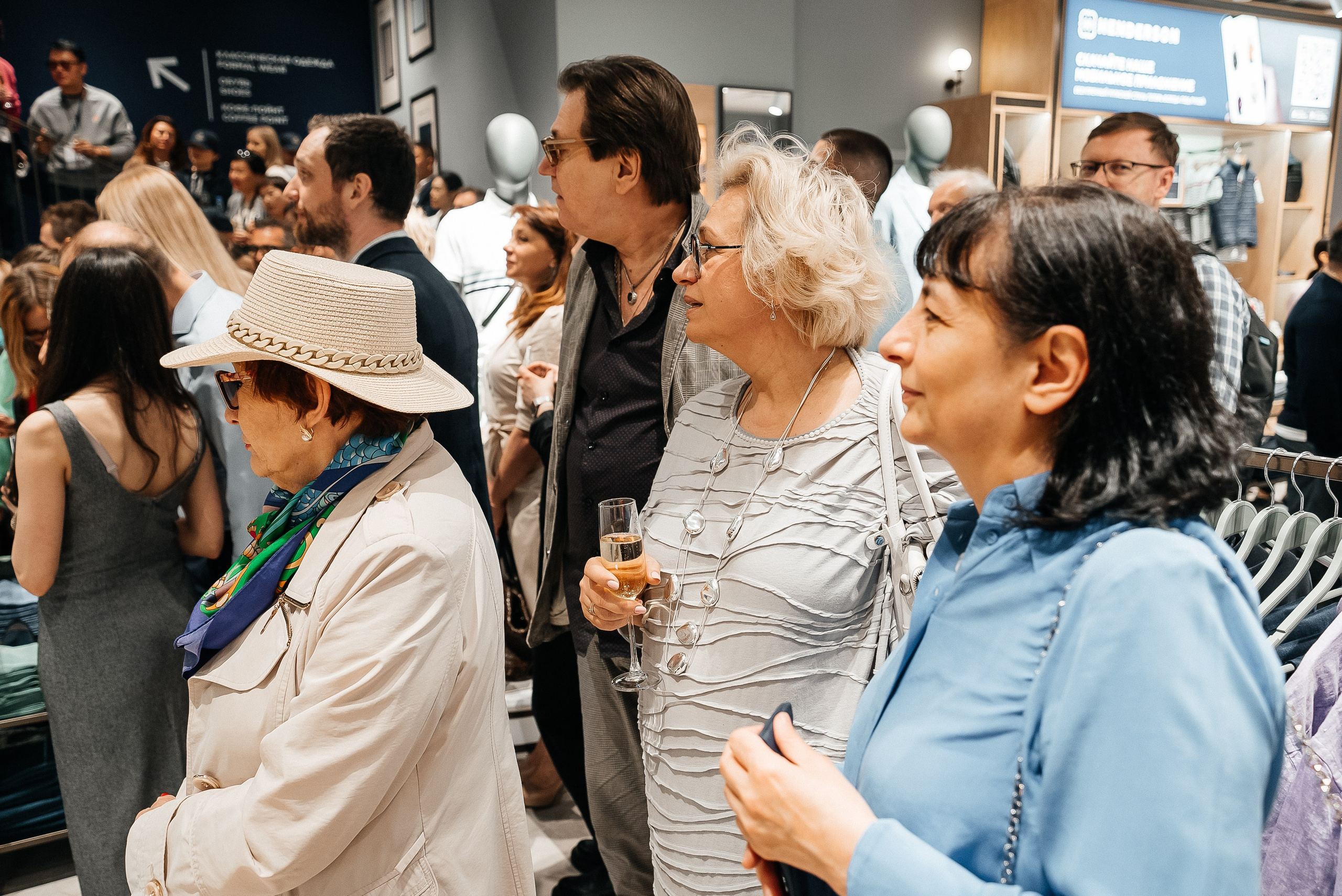 Henderson. Павел Краснов — Свадебный и репортажный фотограф в Москве