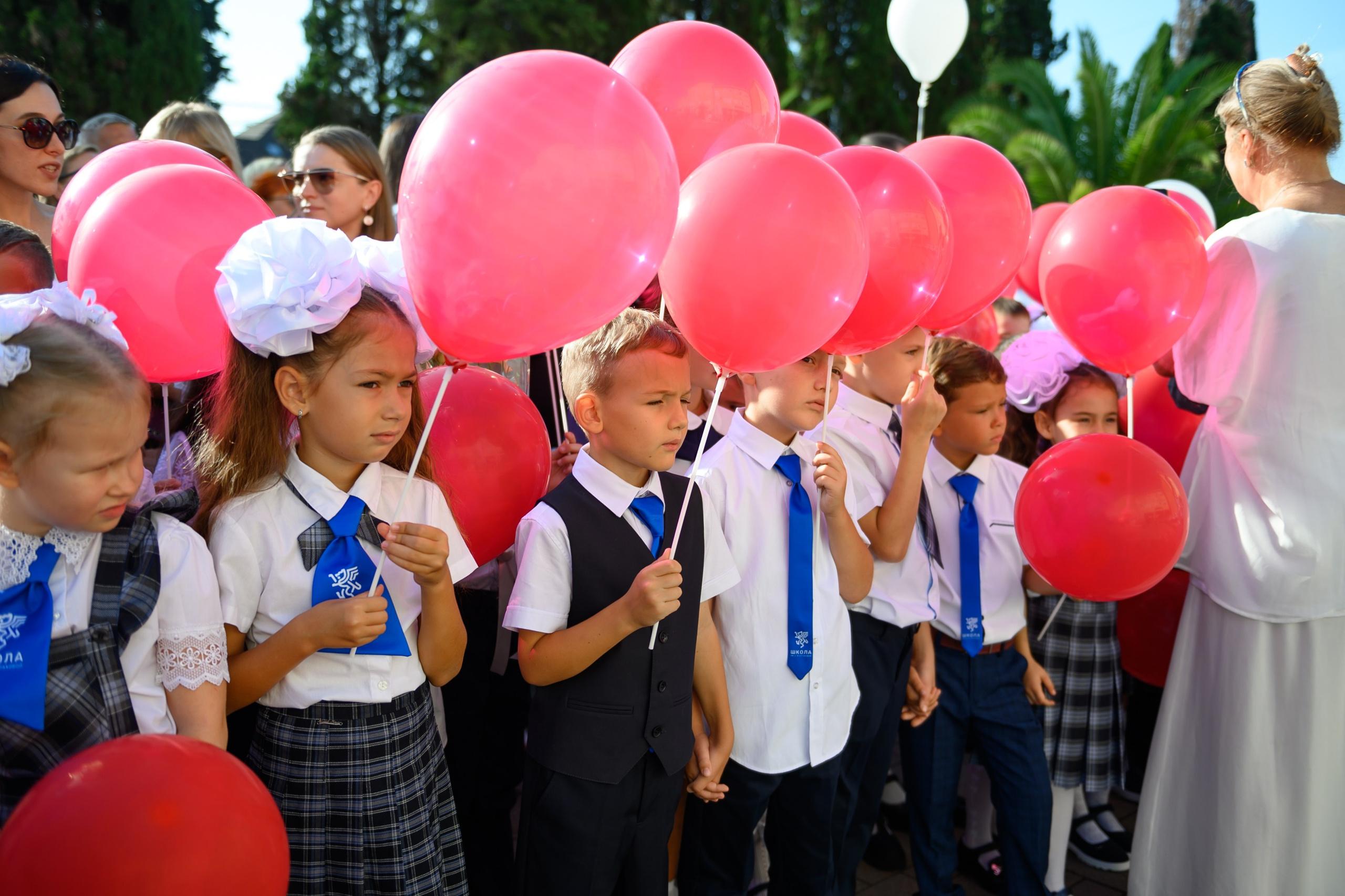 Первый раз в первый класс школа Страховой. Свадебный и семейный фотограф София Невская