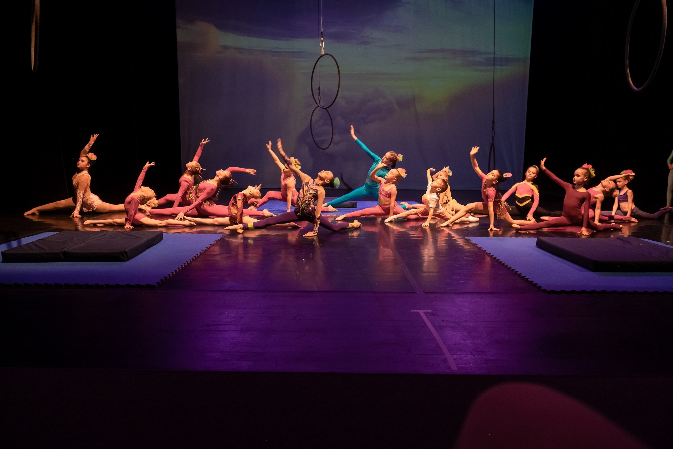 Отчетное выступление студии воздушной гимнастики Sport Evolution. Свадебный и семейный фотограф София Невская