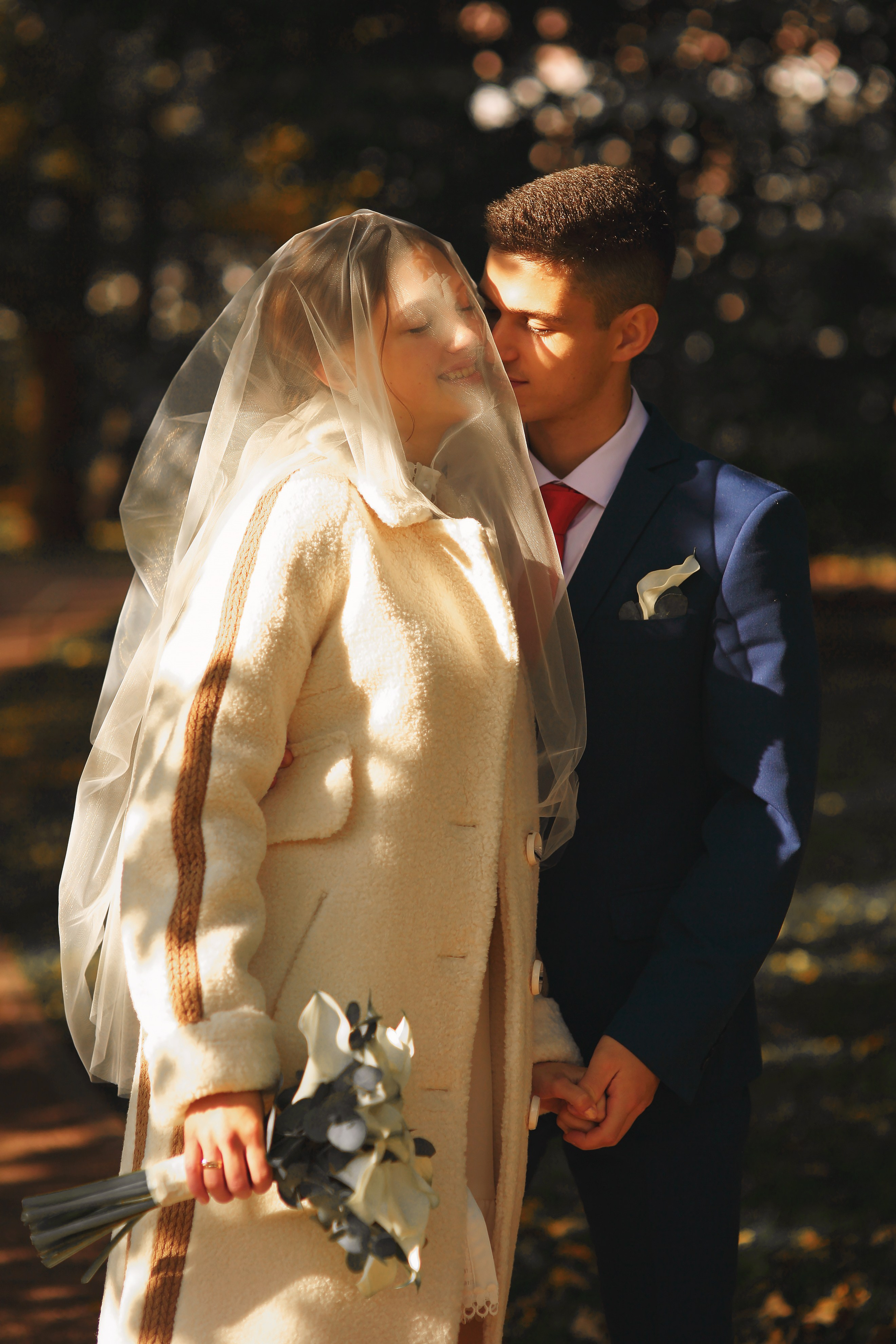 Съемка пары в осеннем городе и в студии. Свадебный и репортажный фотограф в Ярославле и Санкт-Петербурге Роман Микрюков