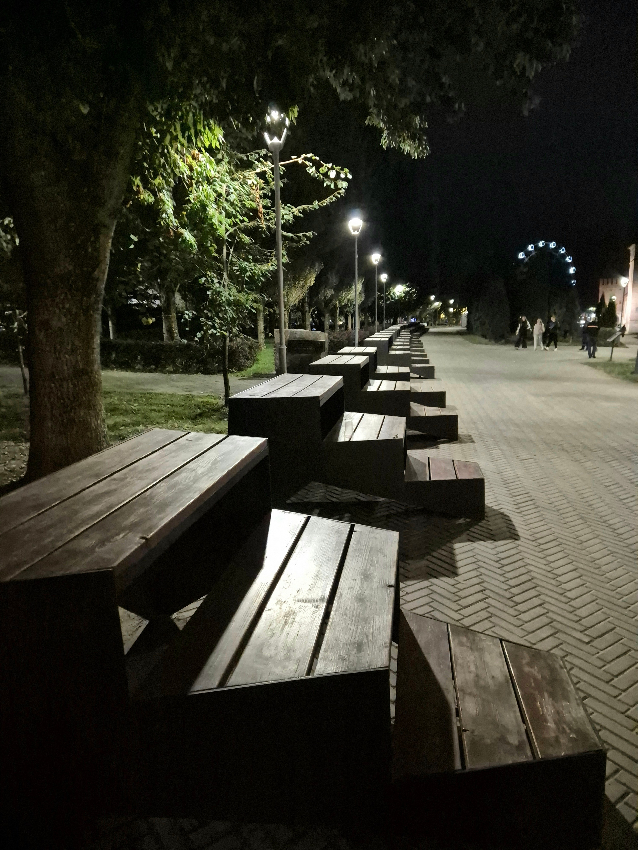 После ресторана нашлись силы и на прогулку по ночному городу