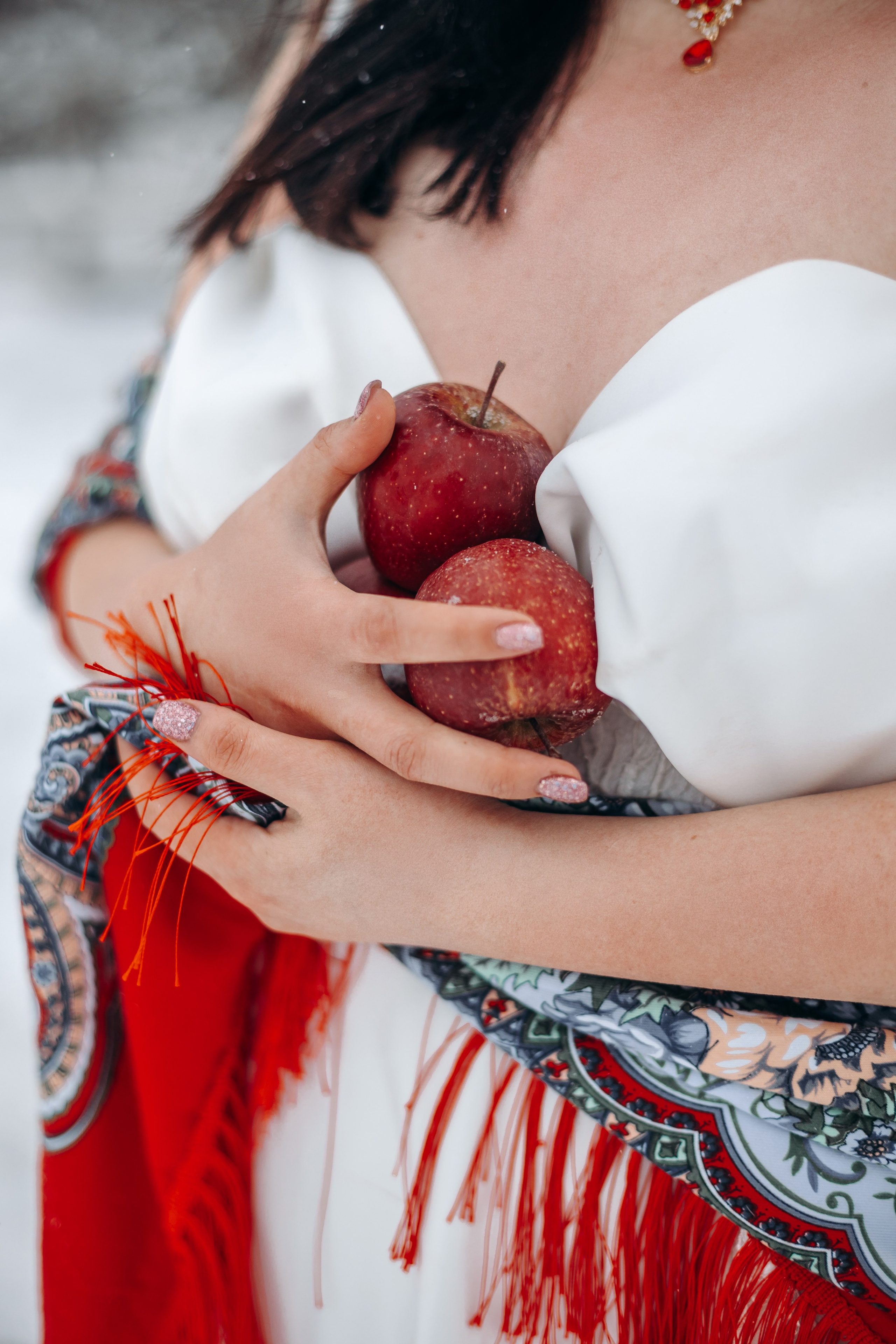 Яблоки на снегу. Анна Молчанова конный фотограф в Тюмени | фотосессии с лошадьми Тюмень