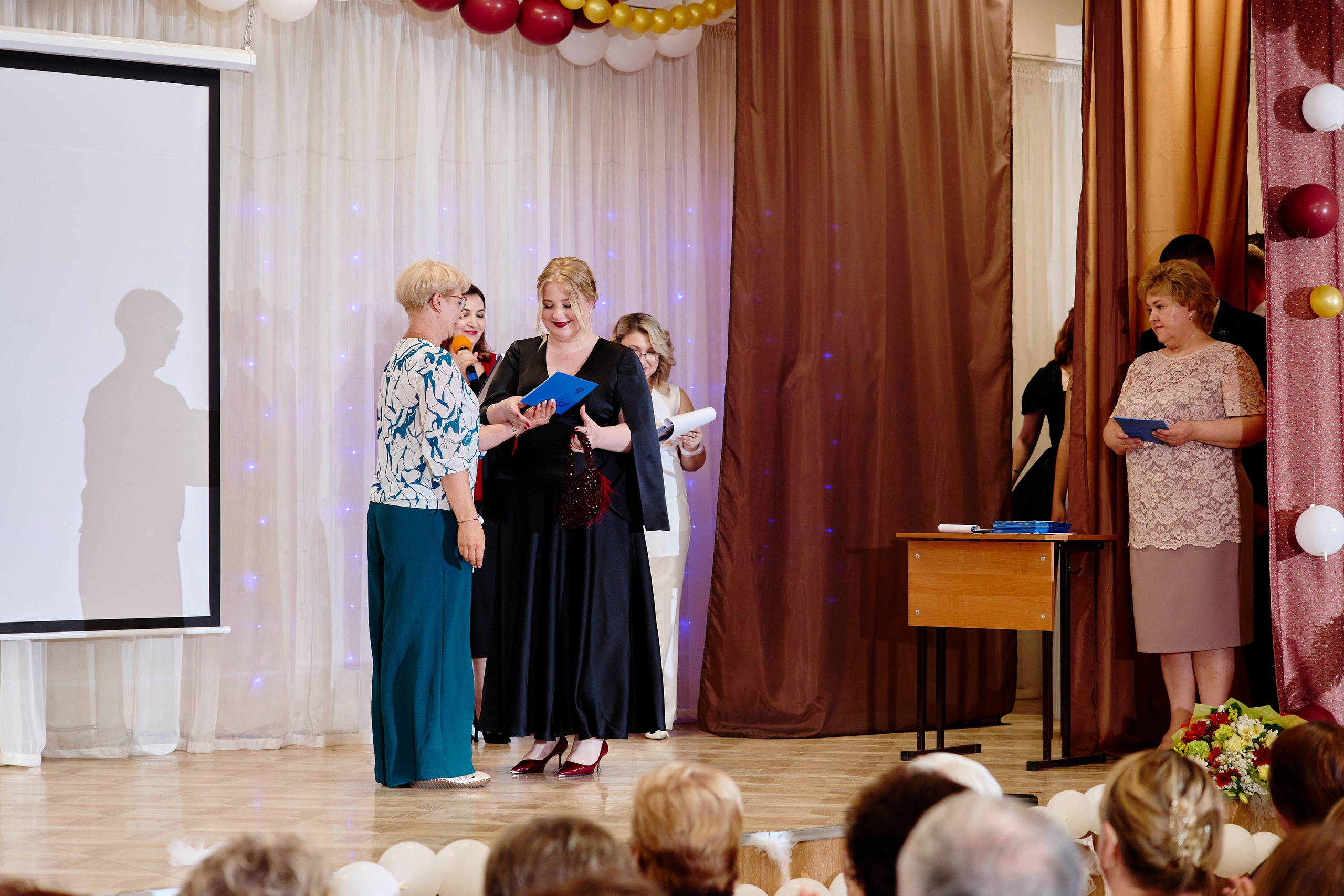 Выпускной 35 Сош. Фотограф Выпускные альбомы Таганрог Сергей Коробченко