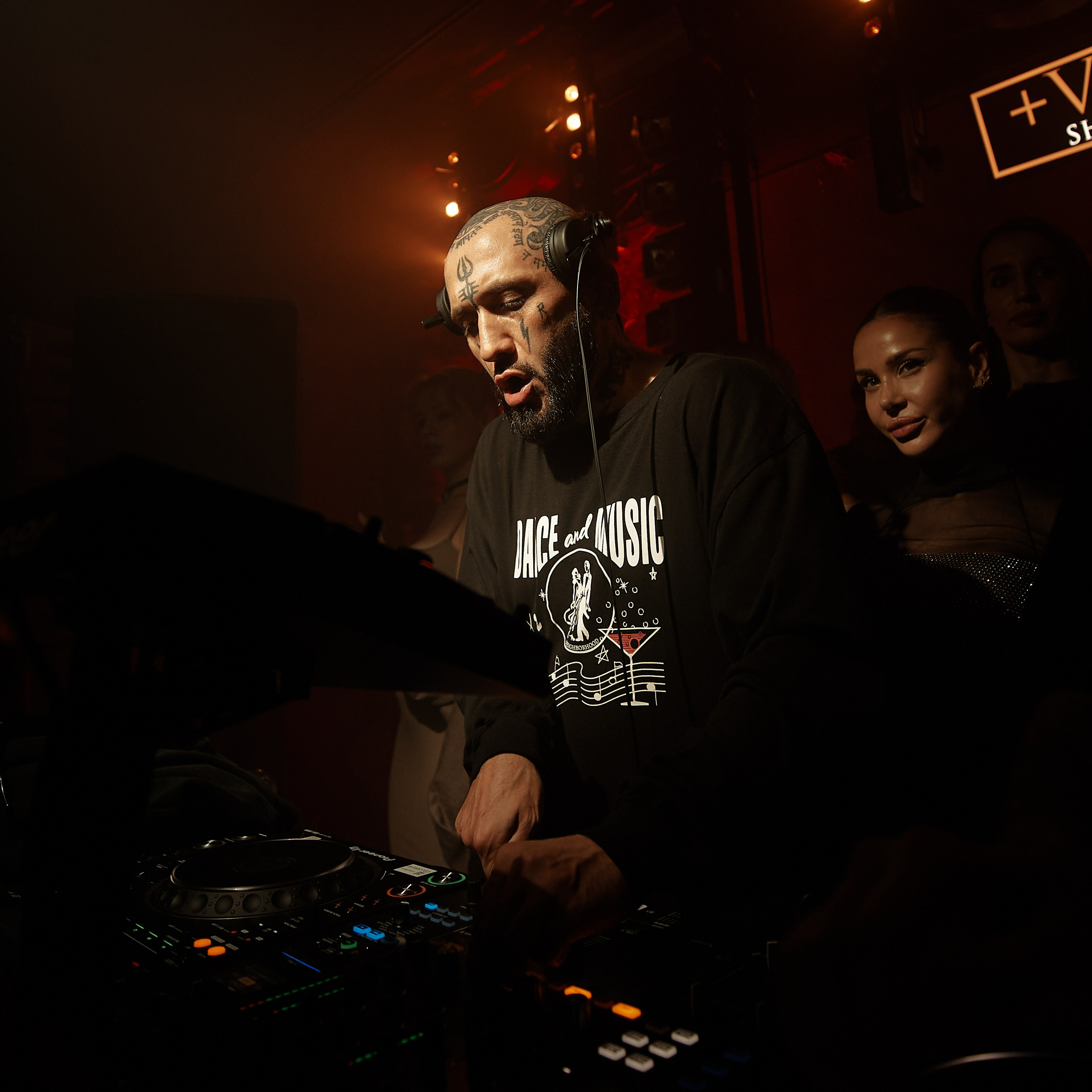 PLUS VIBE Party. Репортажный фотограф в Москве Дмитрий Масленников