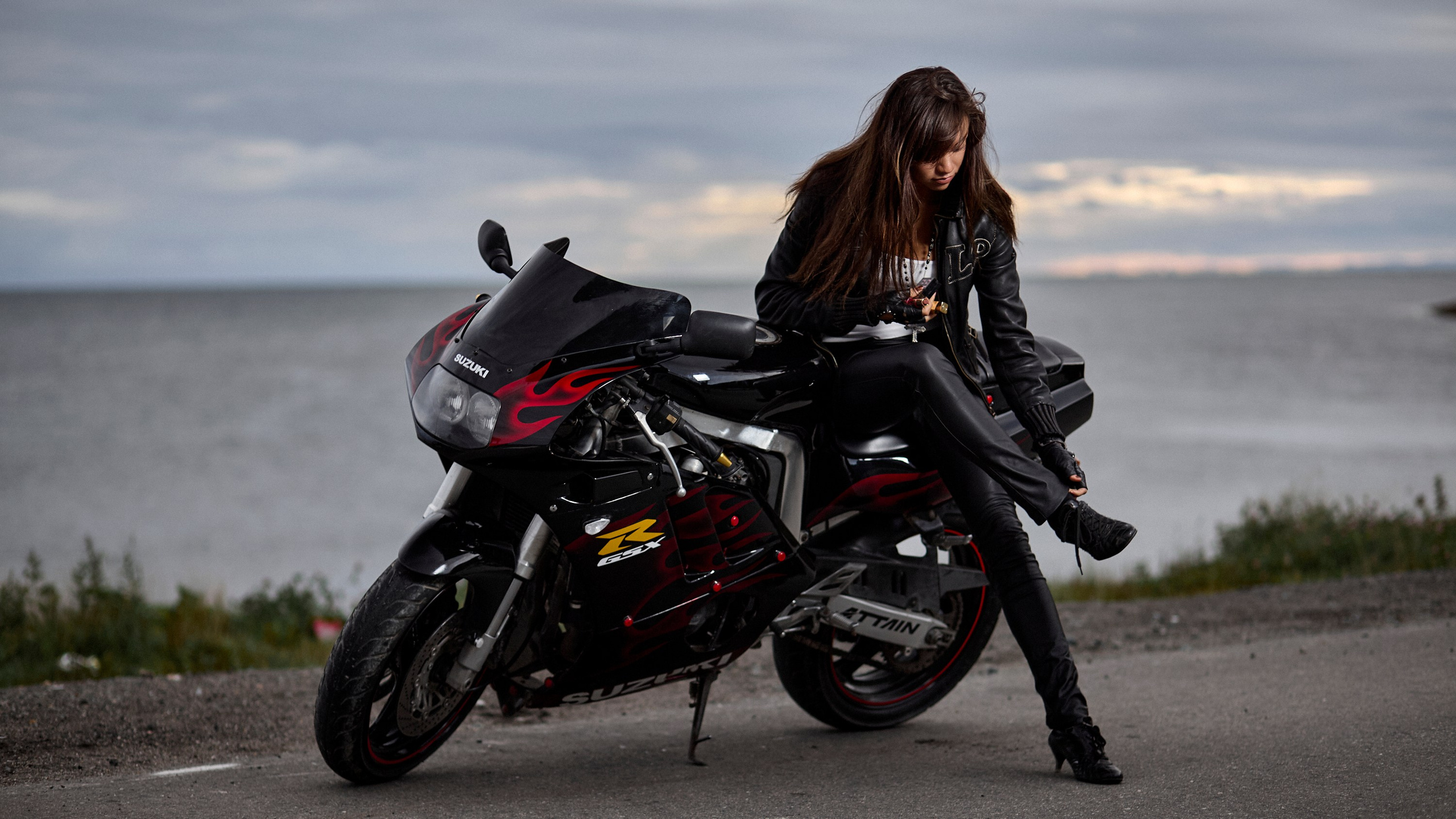 Парень, девушка, байк. Фотограф Андрей Серенков