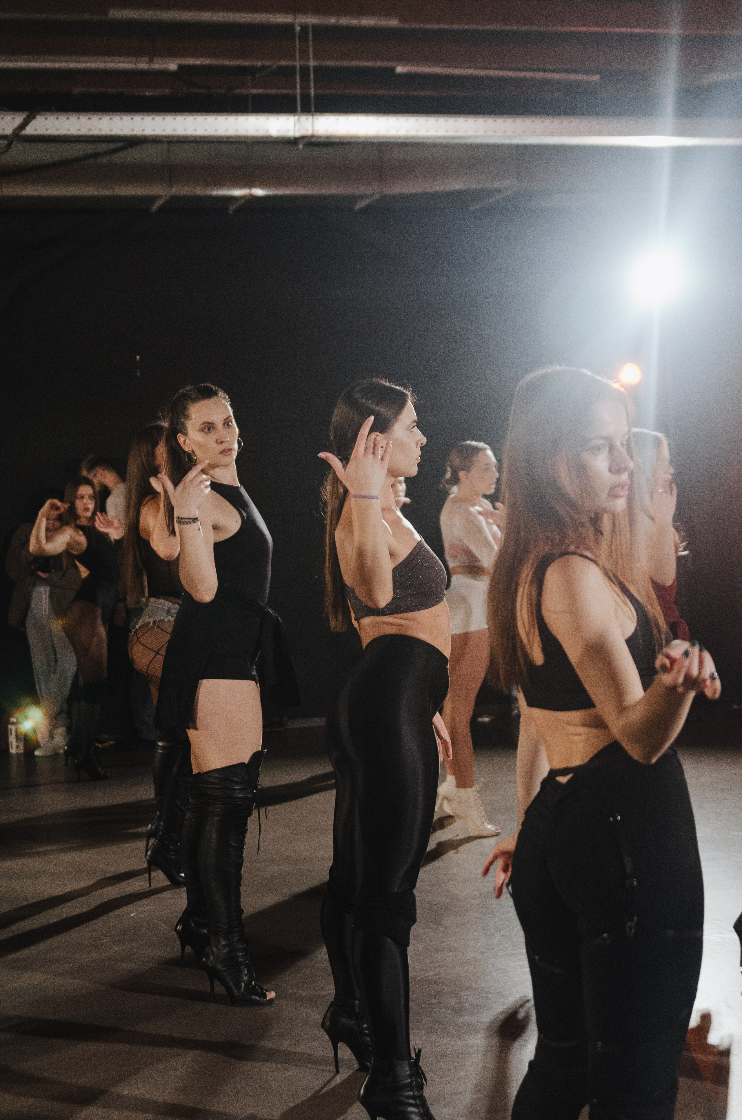 Мастер-классы по High Heels/Girly hip-hop от Оксаны ATTA. Денисова Аля — фотограф для парных съемок и индивидуальных историй в Барнауле