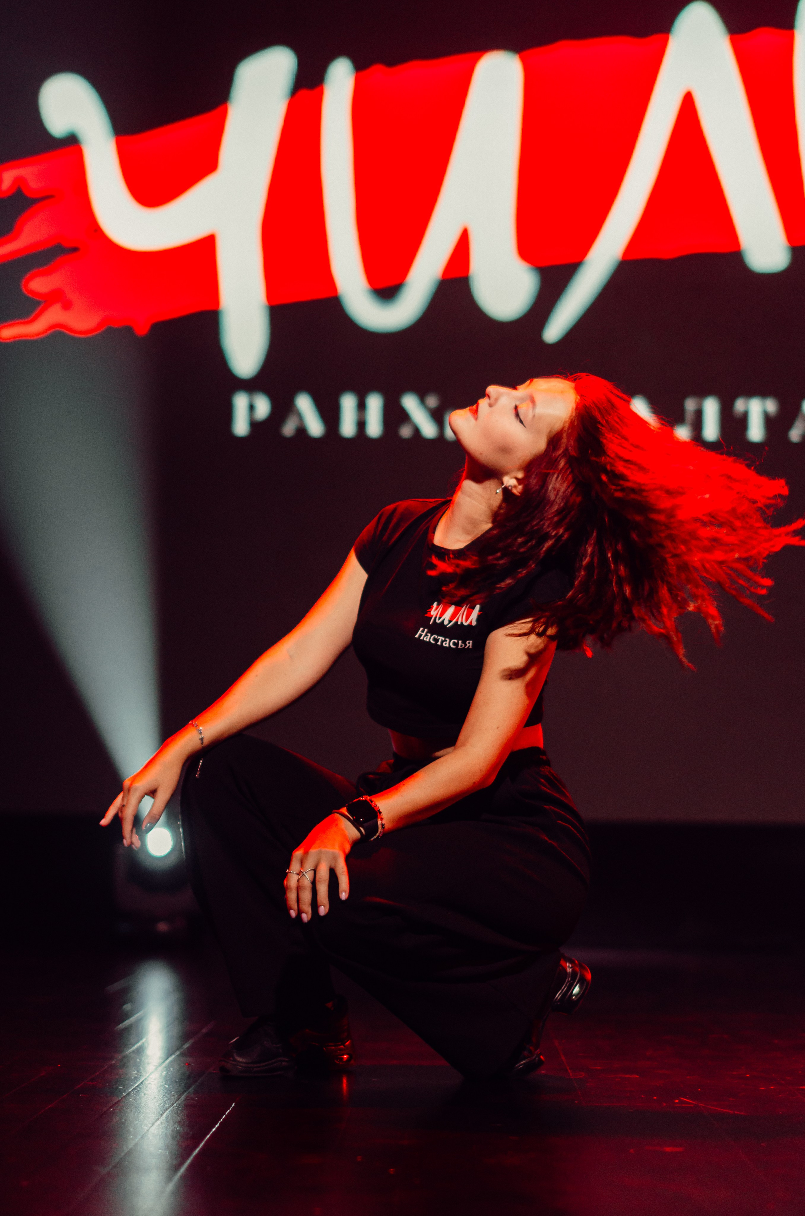 Групповая фотосъемка танцевального коллектива. Денисова Аля — фотограф для парных съемок и индивидуальных историй в Барнауле