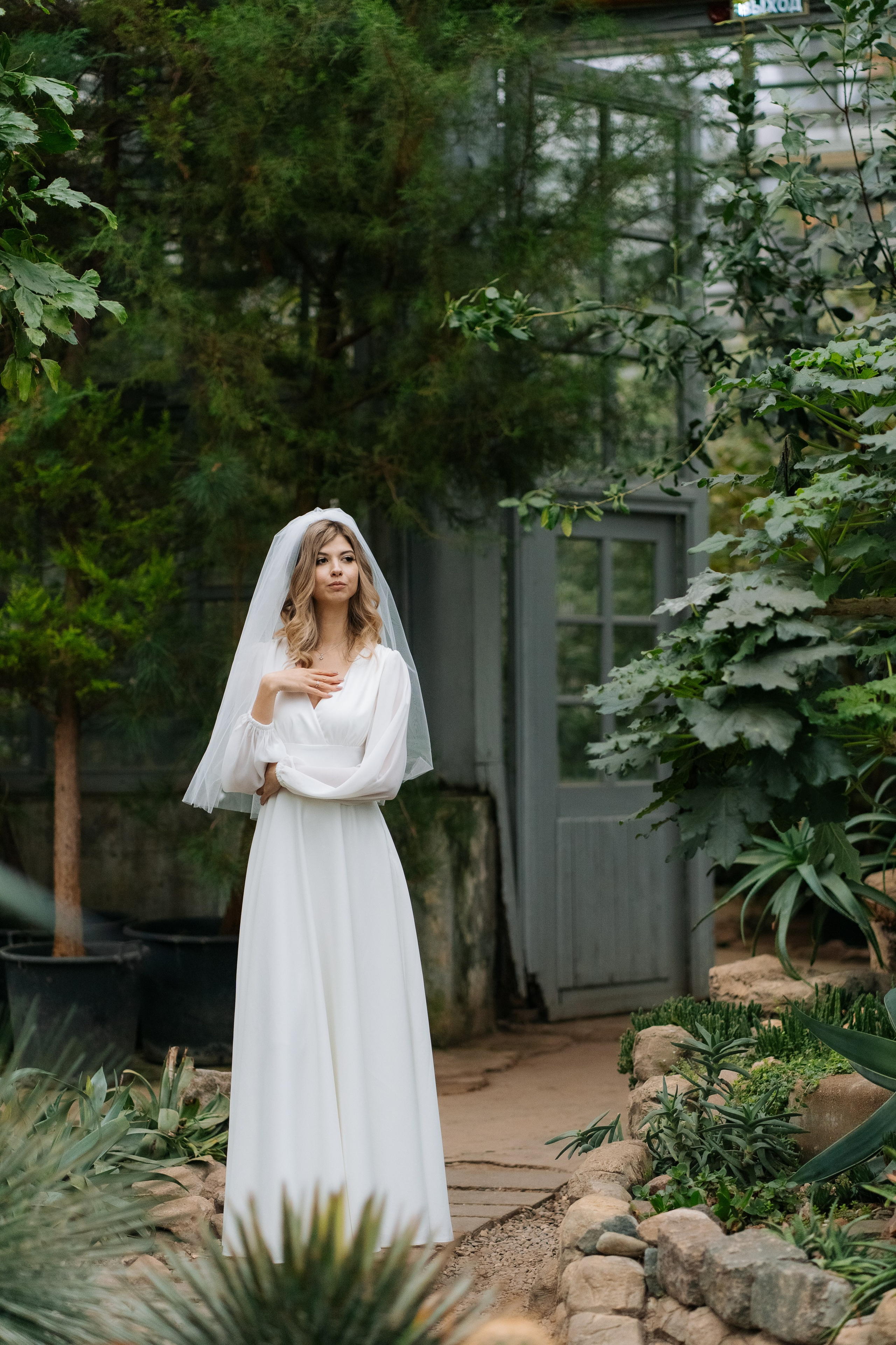 Свадебная фотосессия в оранжерее, Москва. Свадебный фотограф в Москве Анна Полушина