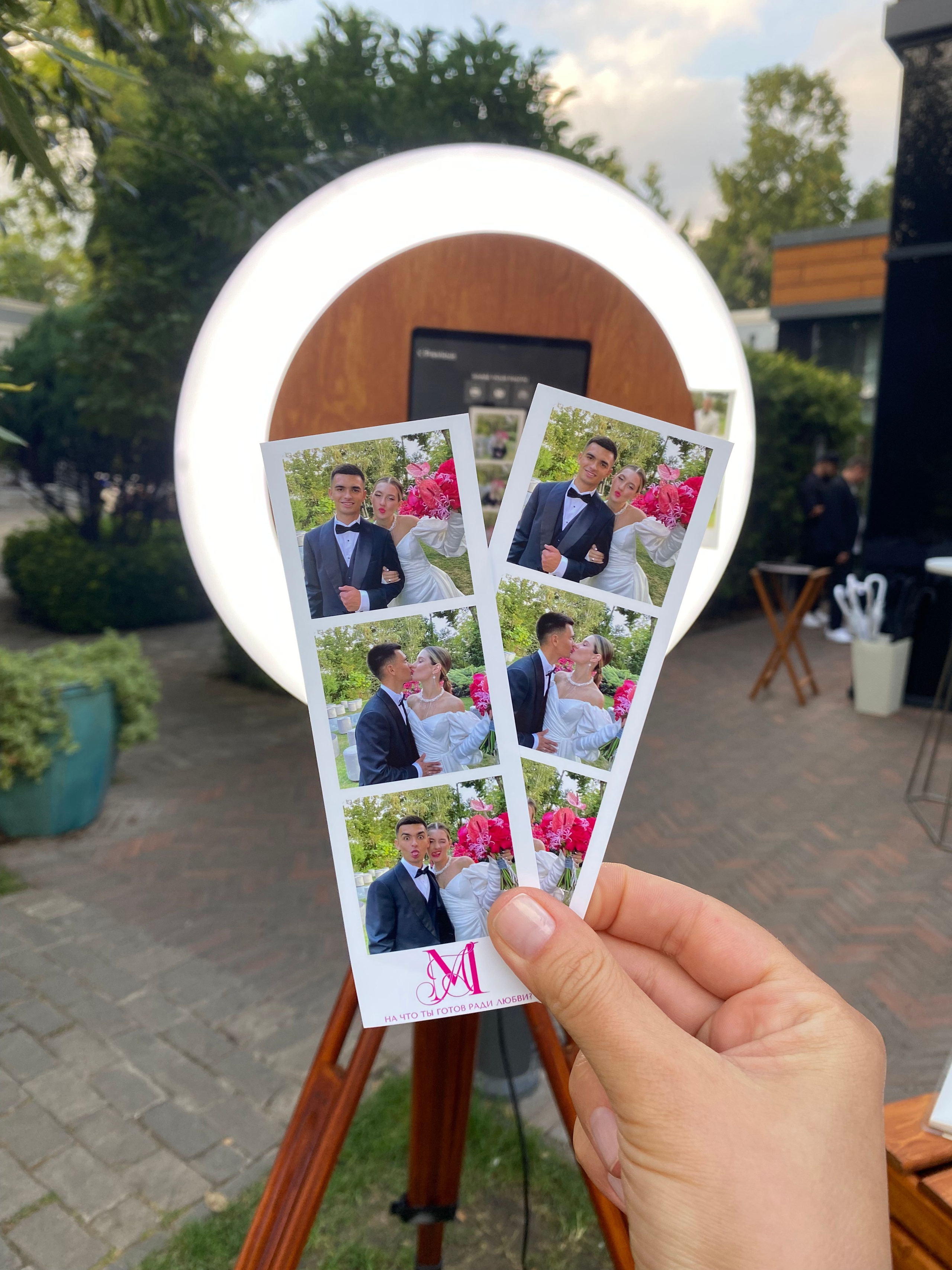 Фото-гиф-стойка в стиле Loft (фотобудка, селфизеркало). Инсталаб Краснодар фото и видео интерактивы на ваше мероприятие