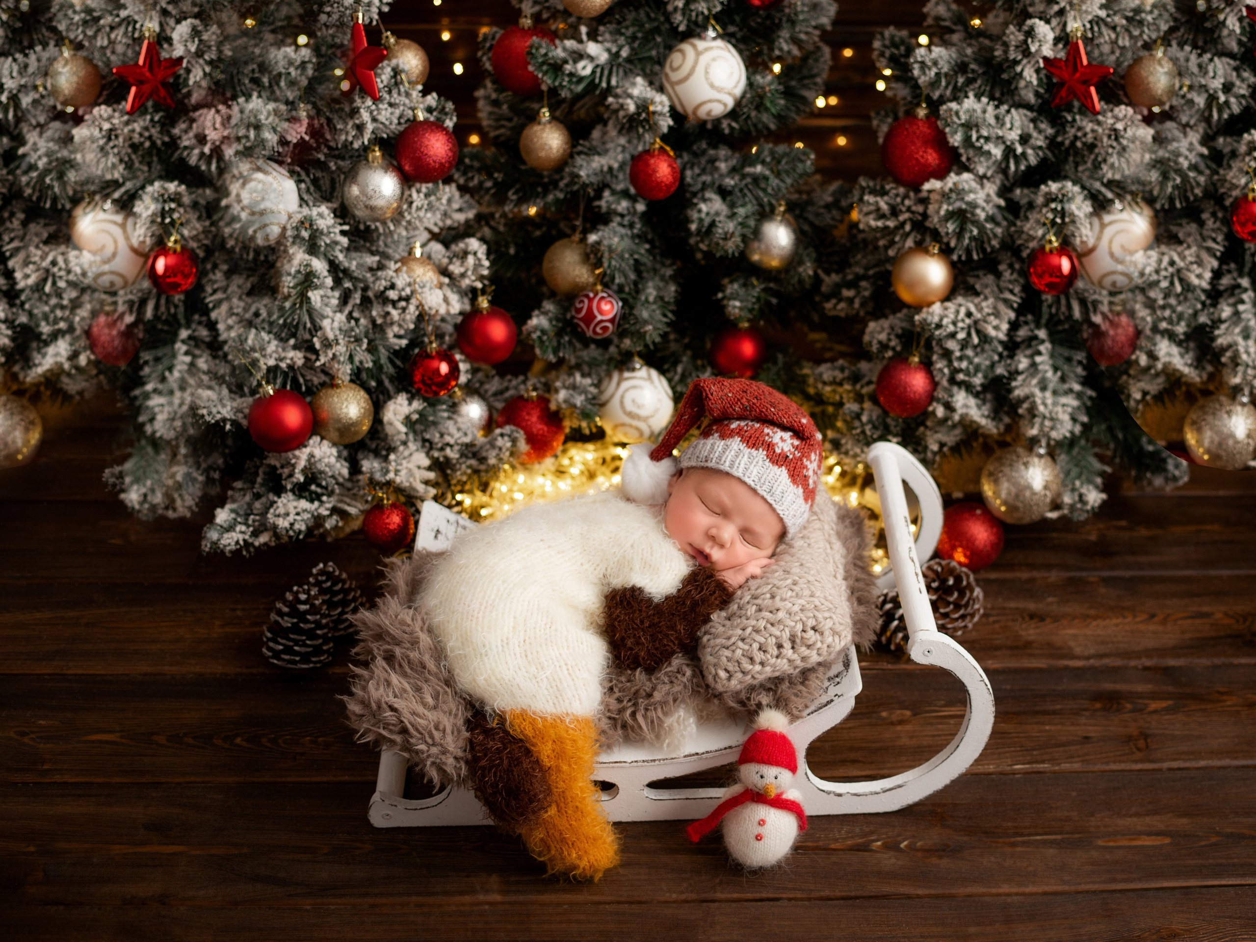 Новогодняя съёмка новорожденных в Краснодаре 2024. Фотограф новорожденных Краснодар Малышенко Надежда