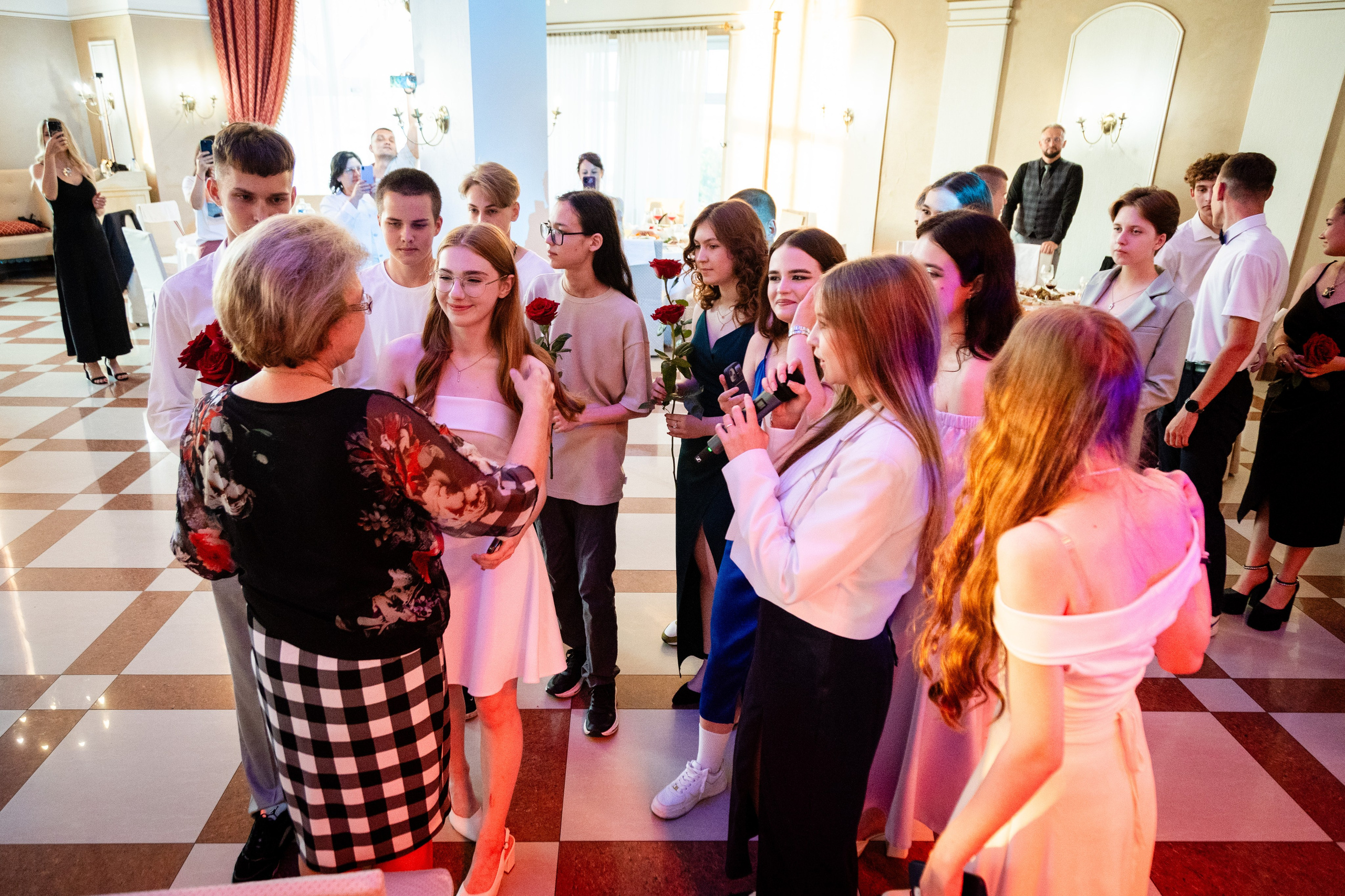 Школьный выпускной. Детский фотограф видеограф в Хабаровске Михаил Орлов