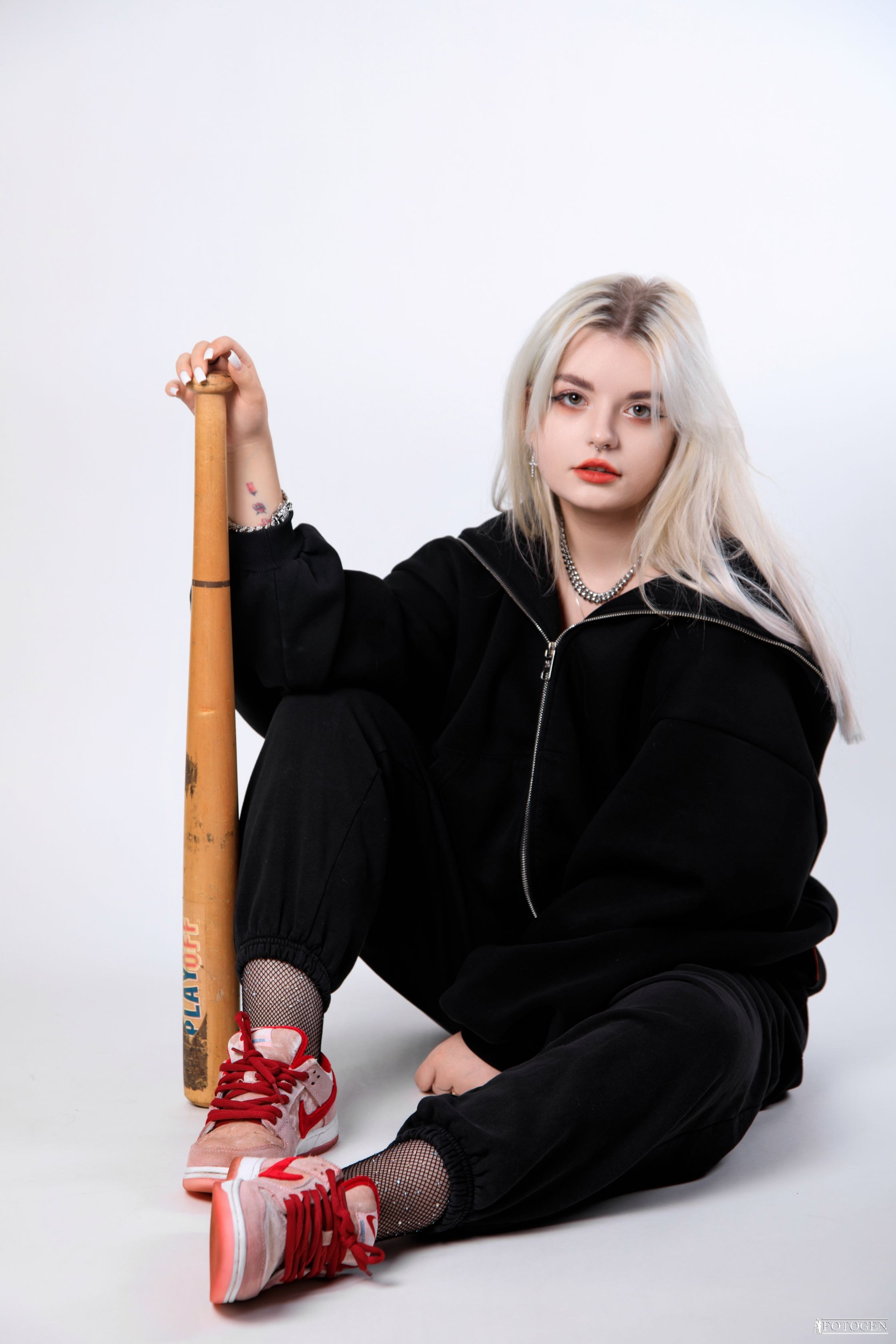 Юность и стиль: Идеи для стильных фотосессий. Интерьерная фотостудия FOTOGEN г. Краснодар