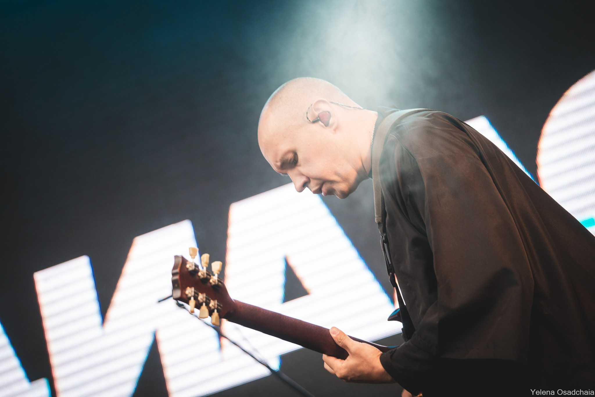 Живой 2025 — День 1. Елена Осадчая — фотографирую музыку на сцене и в жизни