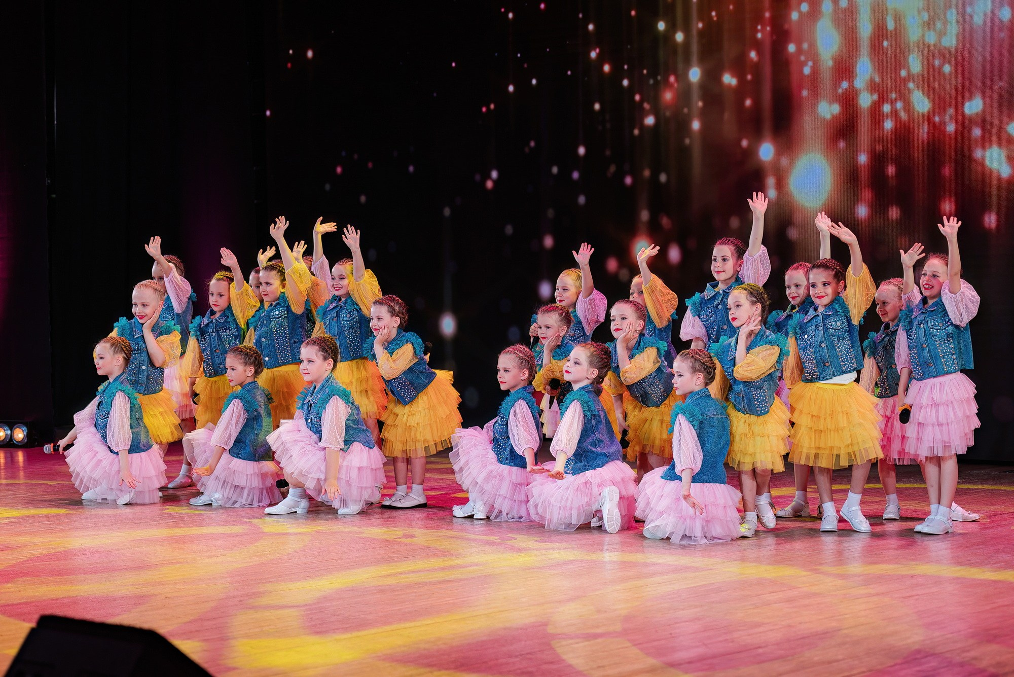 Отчетный концерт Образцового коллектива Алтая театра эстрадной песни «Созвездие». Свадебный и репортажный фотограф Никита Сницарев в Барнауле