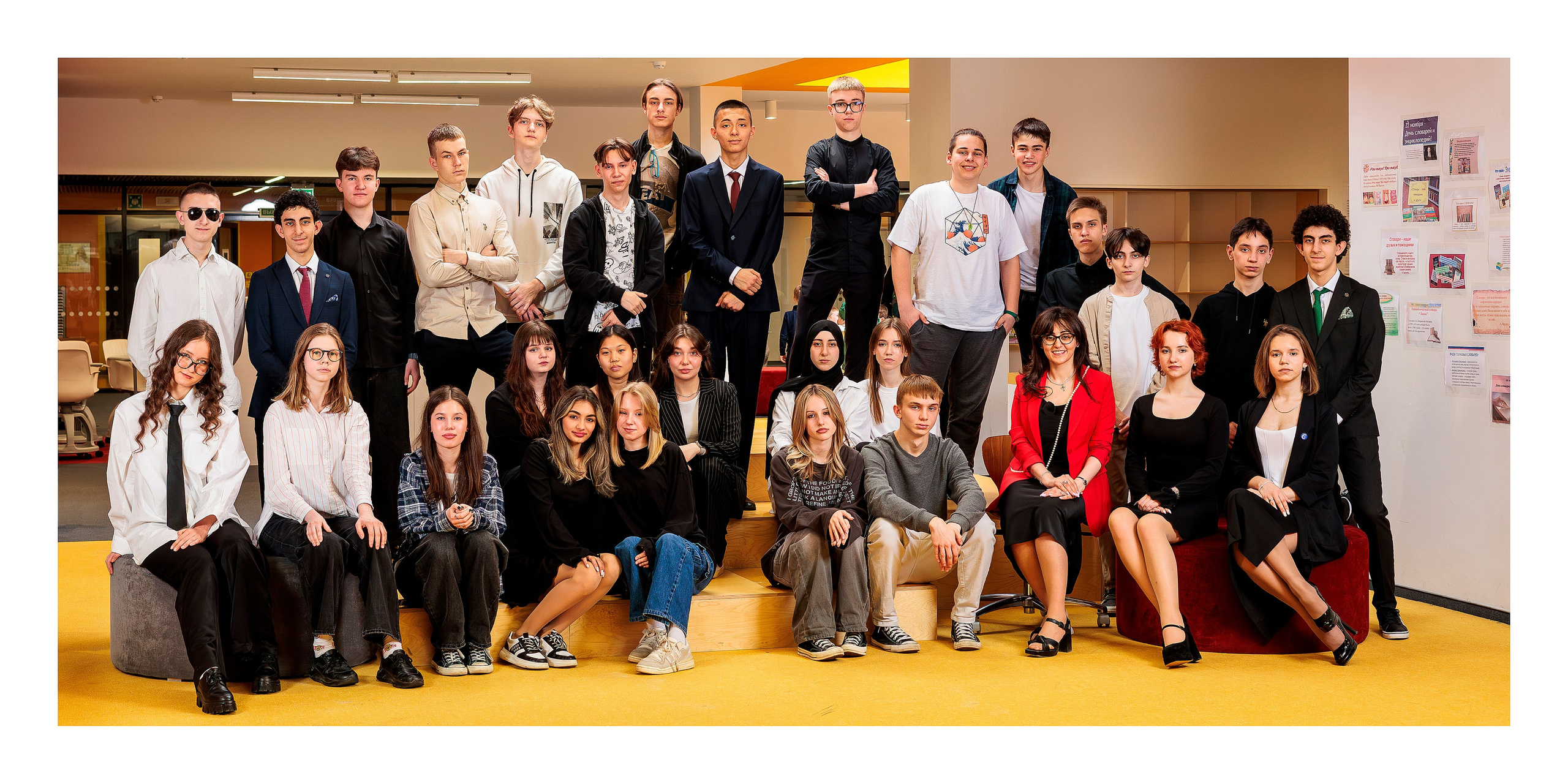 КОММУНАРКА 9-й класс (индив.альбом). Выпускные альбомы, школьные фотографии, детский сад, Москва и Московская область