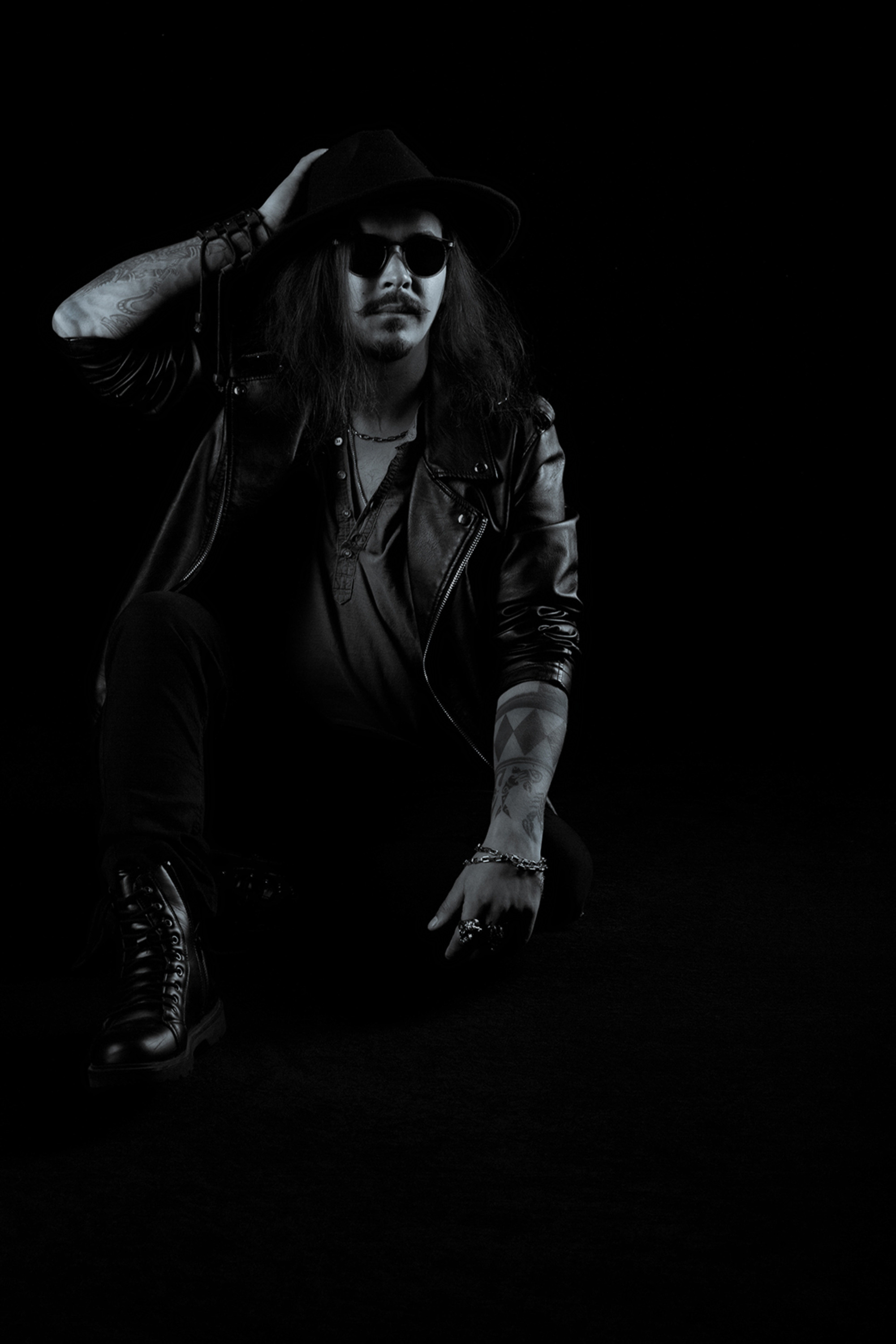 Денис. Съёмка в низком ключе. Фотограф Владивосток