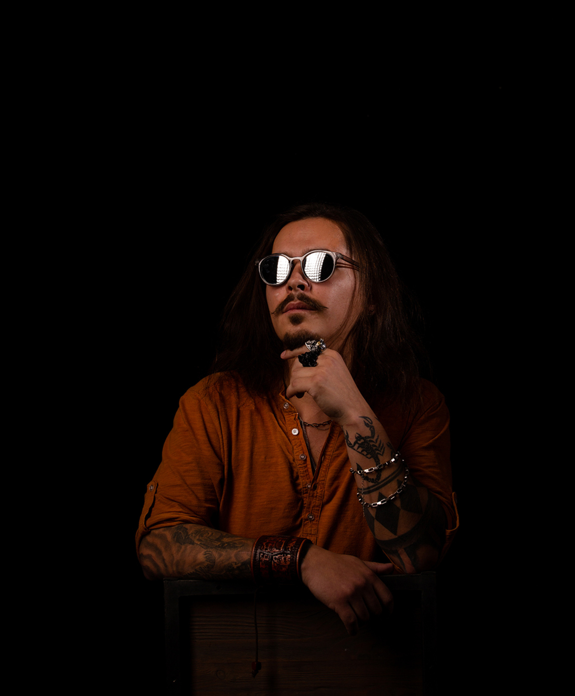 Денис. Съёмка в низком ключе. Фотограф Владивосток