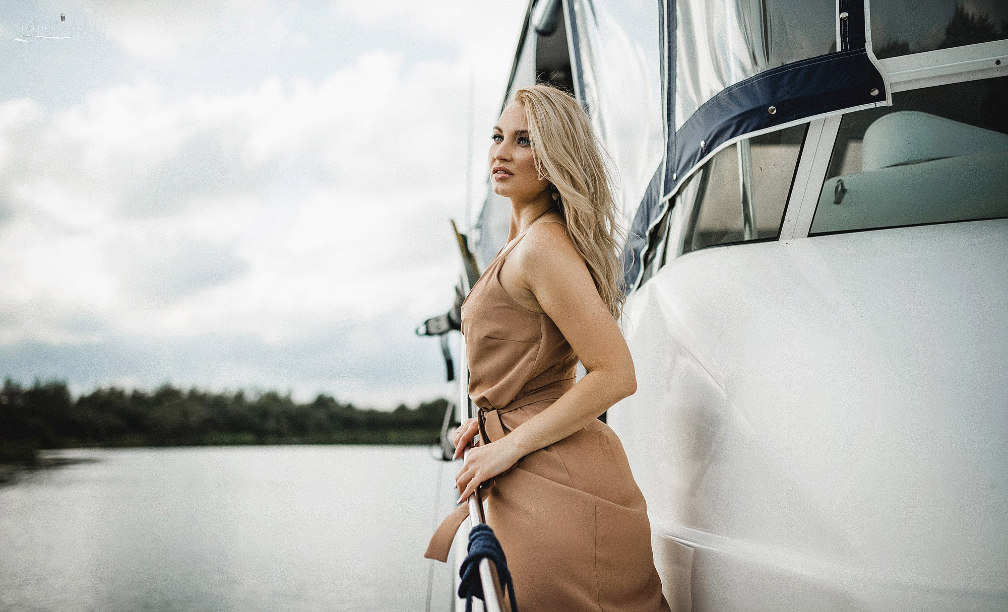 фото прогулка на яхте дубна