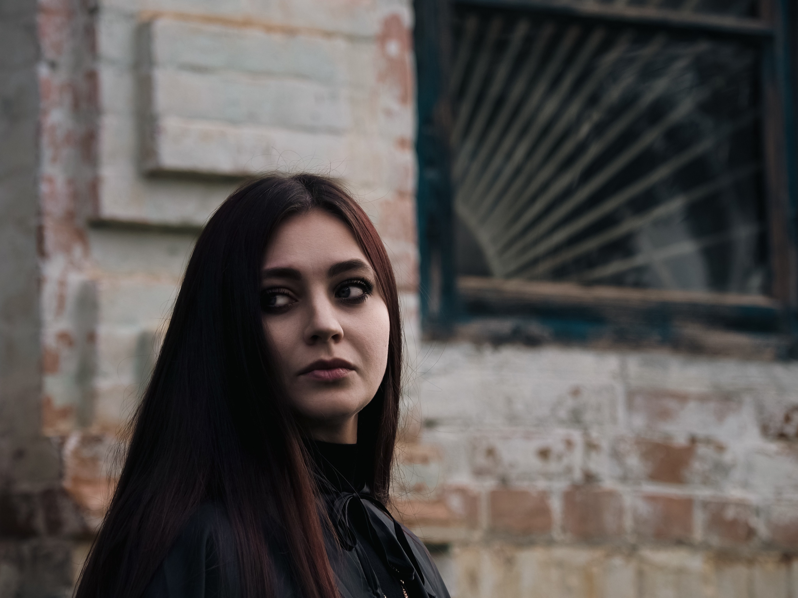 В балахоне. Профессиональная фотография от VladEstaf_StyloQArt: портреты, репортажи, семья