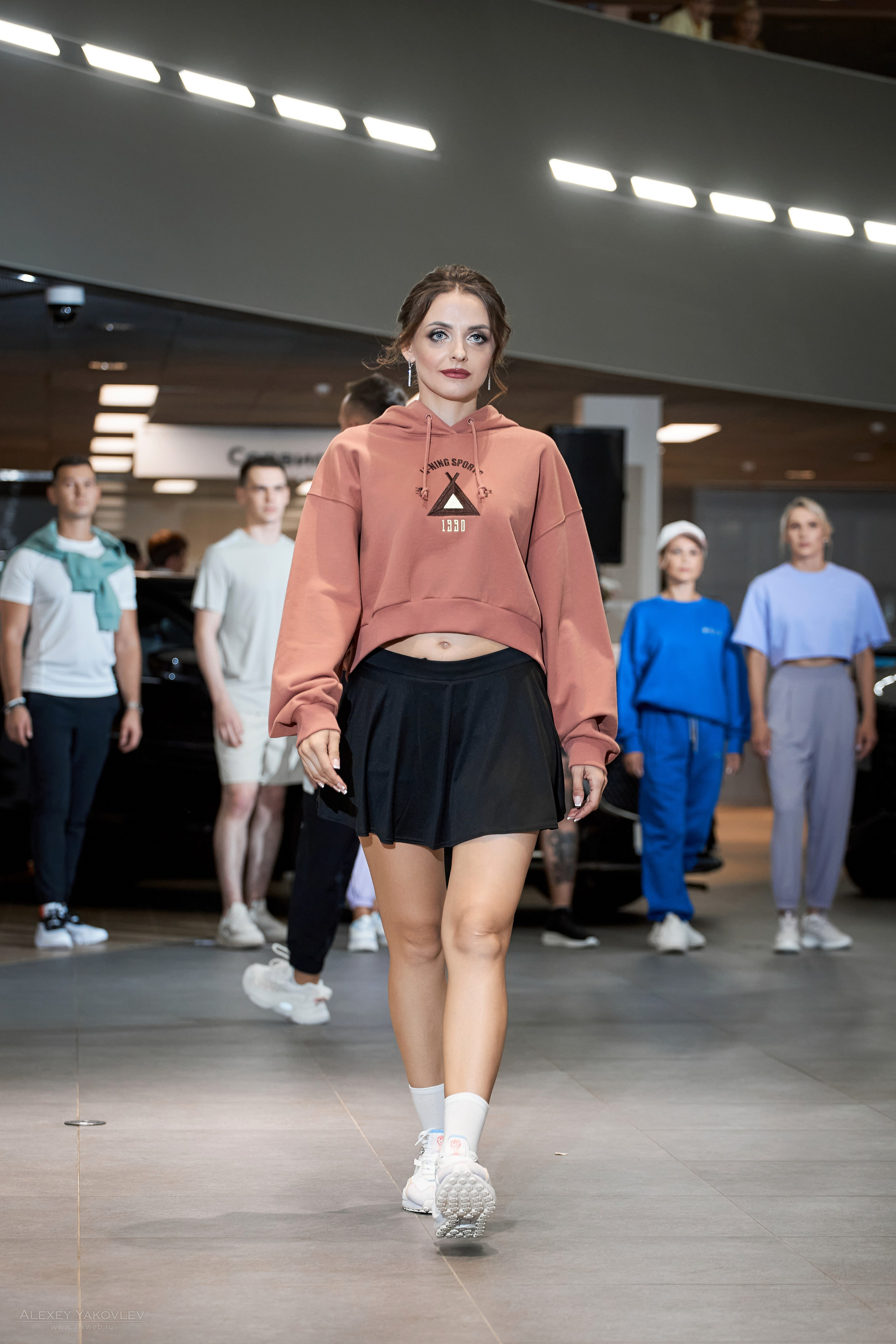 Модный показ PRE-FALL модельной школы Modeling+. Фотограф Алексей Яковлев