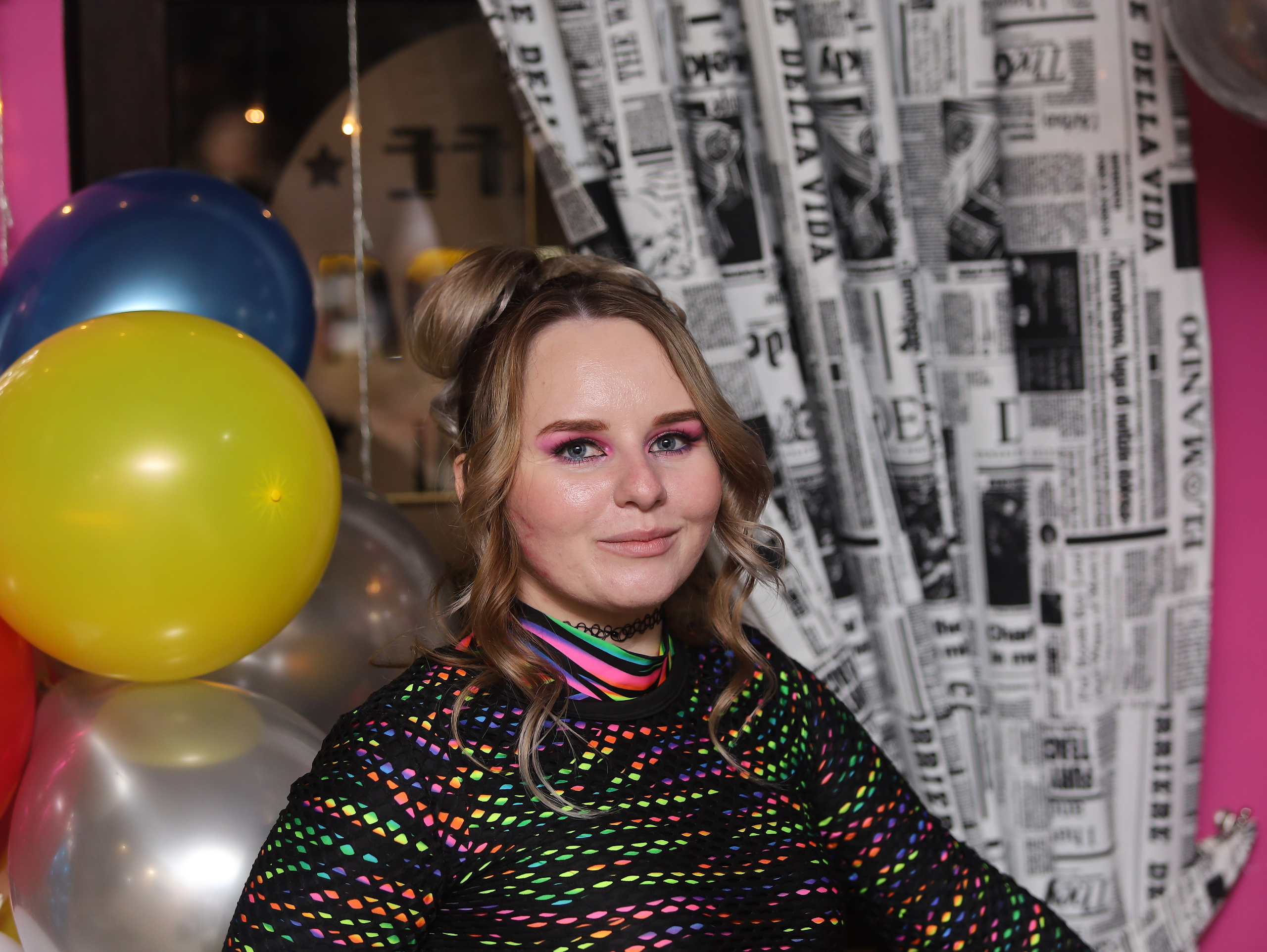 Дискотека в стиле 90-х. Репортажный фотограф Анапа