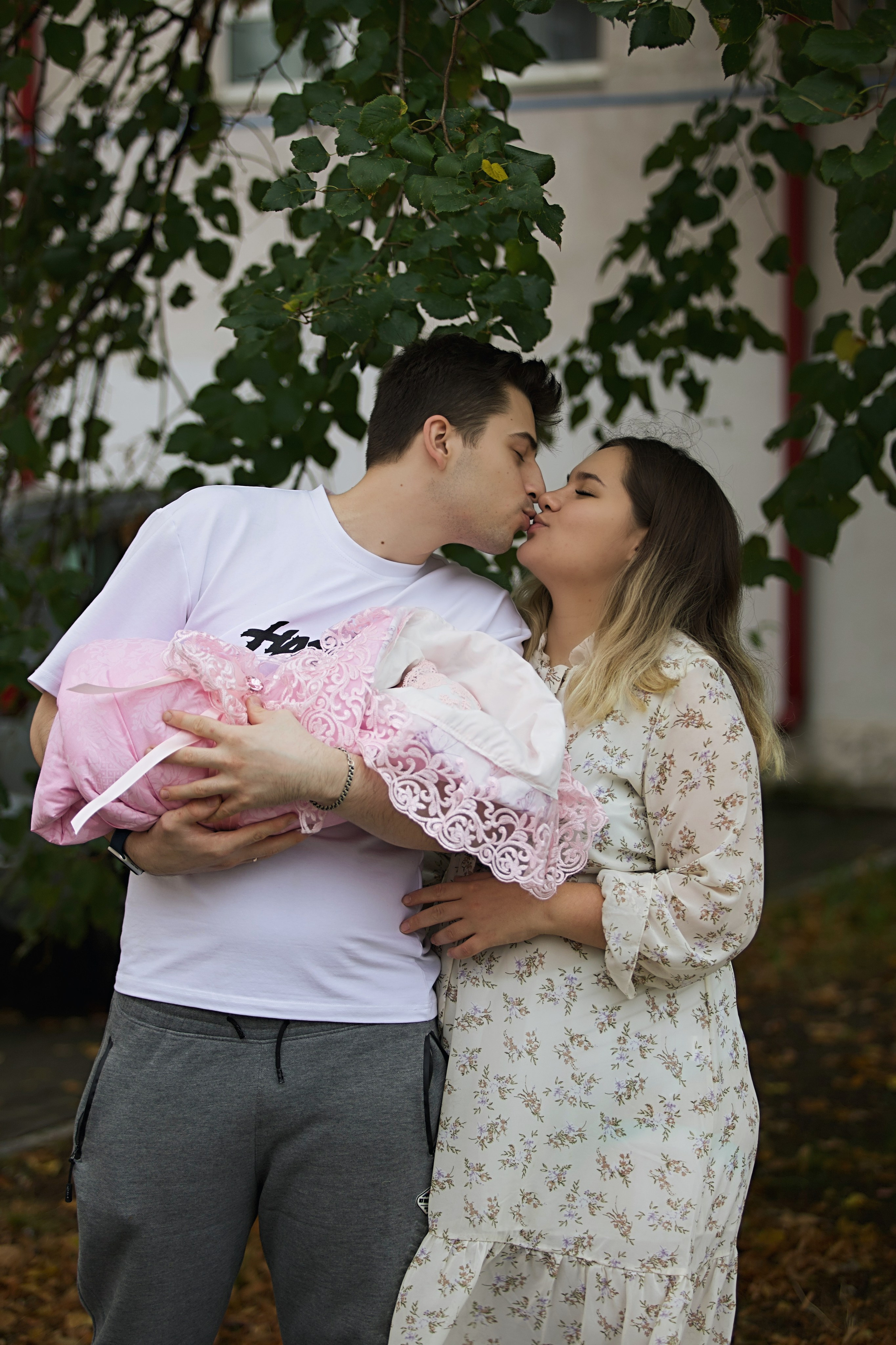 Выписка Аня и Давид. Репортажный фотограф Анапа