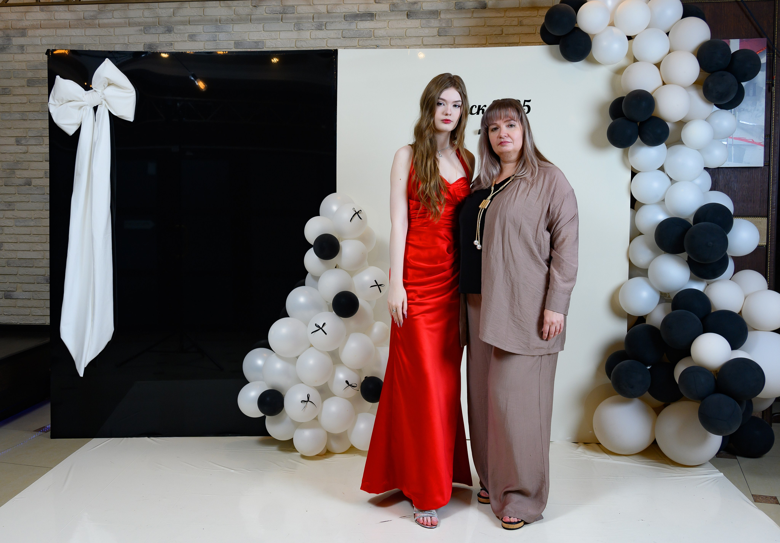 Выпускной 2025 11 кл. Семейный и детский фотограф в Новороссийске Лебедева Елена