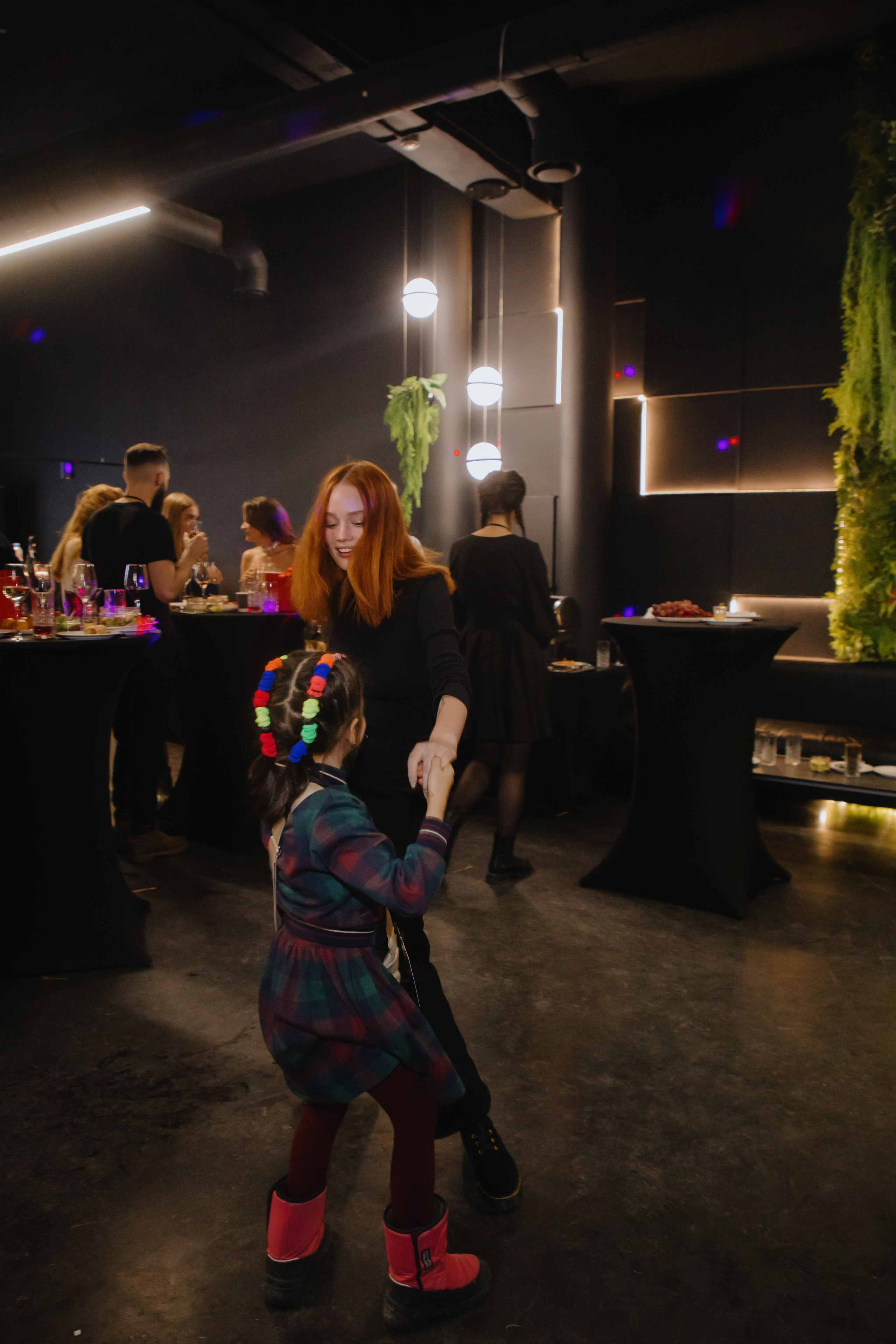 See `You Perfume. Фотограф в Москве и Санкт-Петербурге Дарина