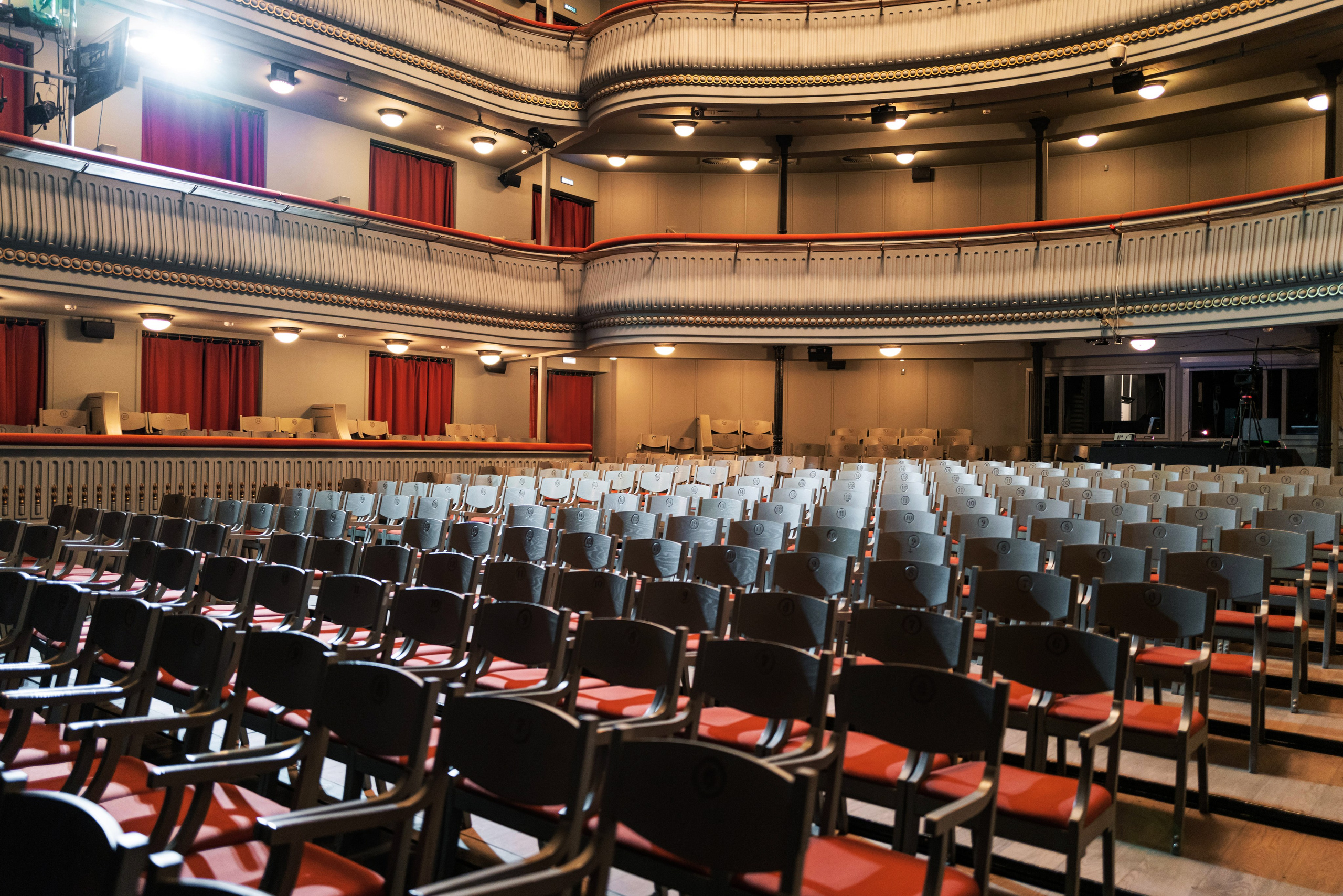 Theatre of Nations. Фотограф Евгения Добротворская