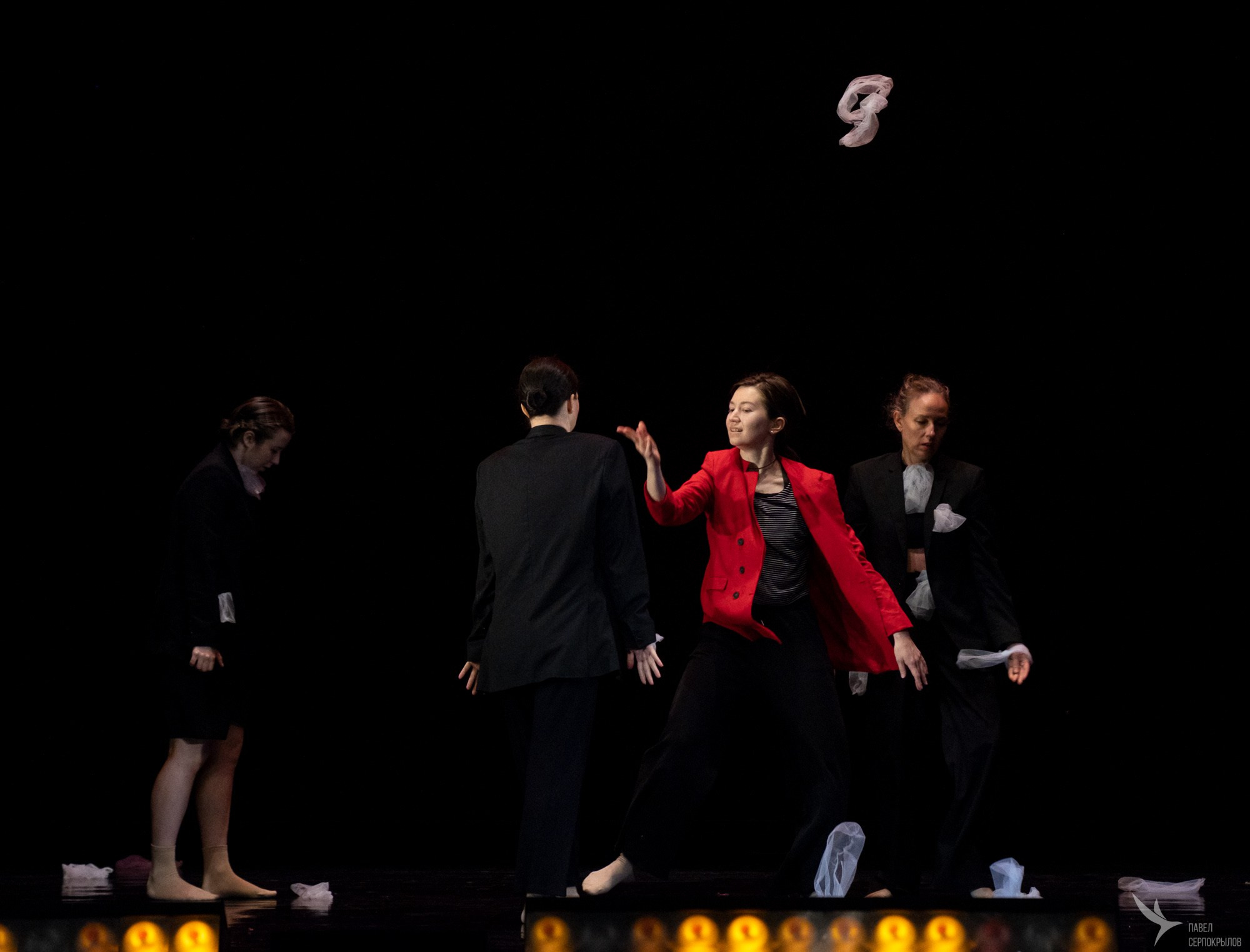 Концерт народного хореографического коллектива «Виктория». Репортажный фотограф в Казани Павел Серпокрылов