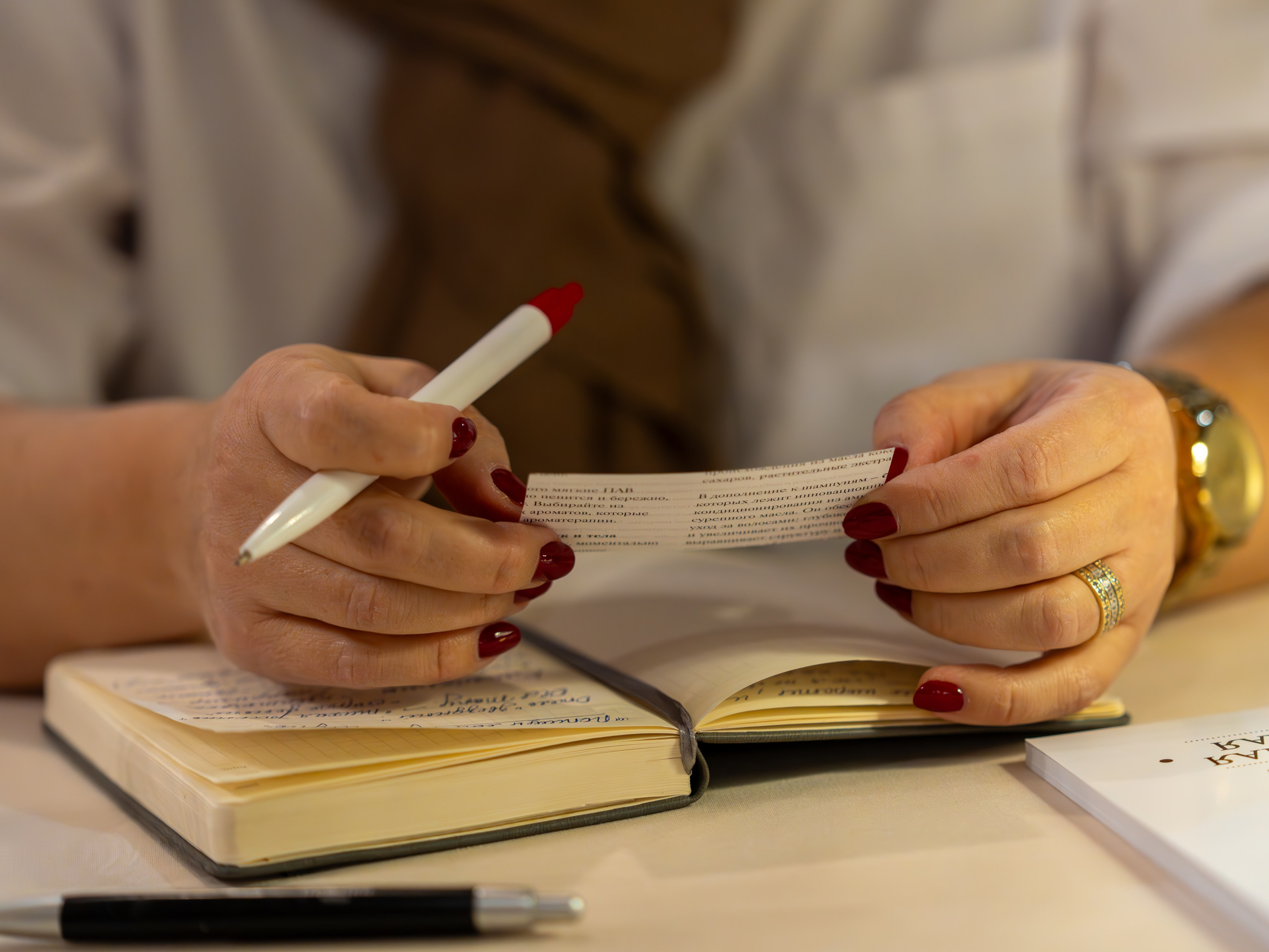 Литературная мастерская с Ольгой Шутовой в «Винотеррии». Репортажный фотограф в Красной Поляне и Сочи Павлюченко Екатерина