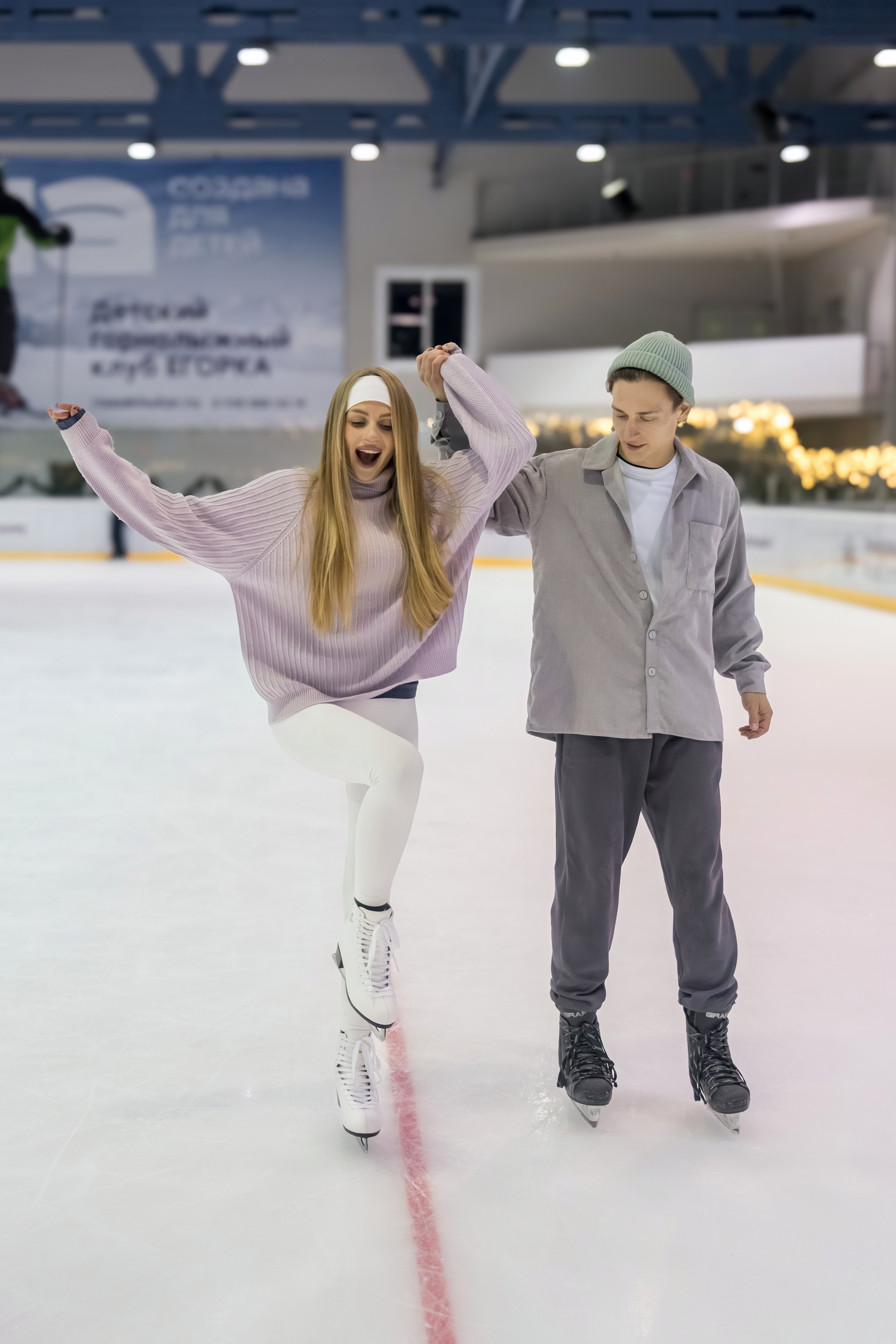 Контент съемка на катке для курорта Роза Хутор. Репортажный фотограф в Красной Поляне и Сочи Павлюченко Екатерина