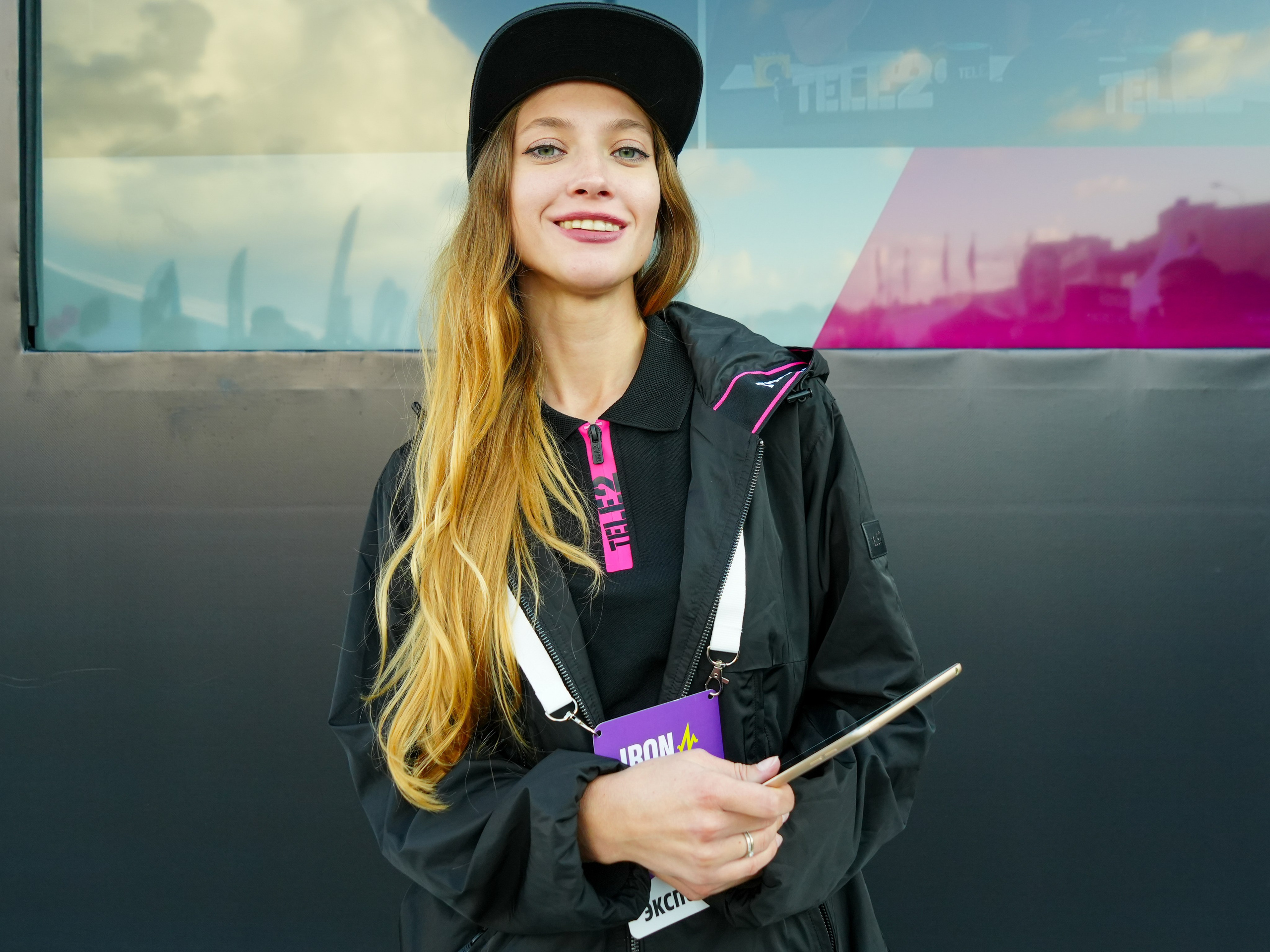 Фотоотчет партнерской интеграции для компании TELE2 на фестивале Ironstar. Репортажный фотограф в Красной Поляне и Сочи Павлюченко Екатерина