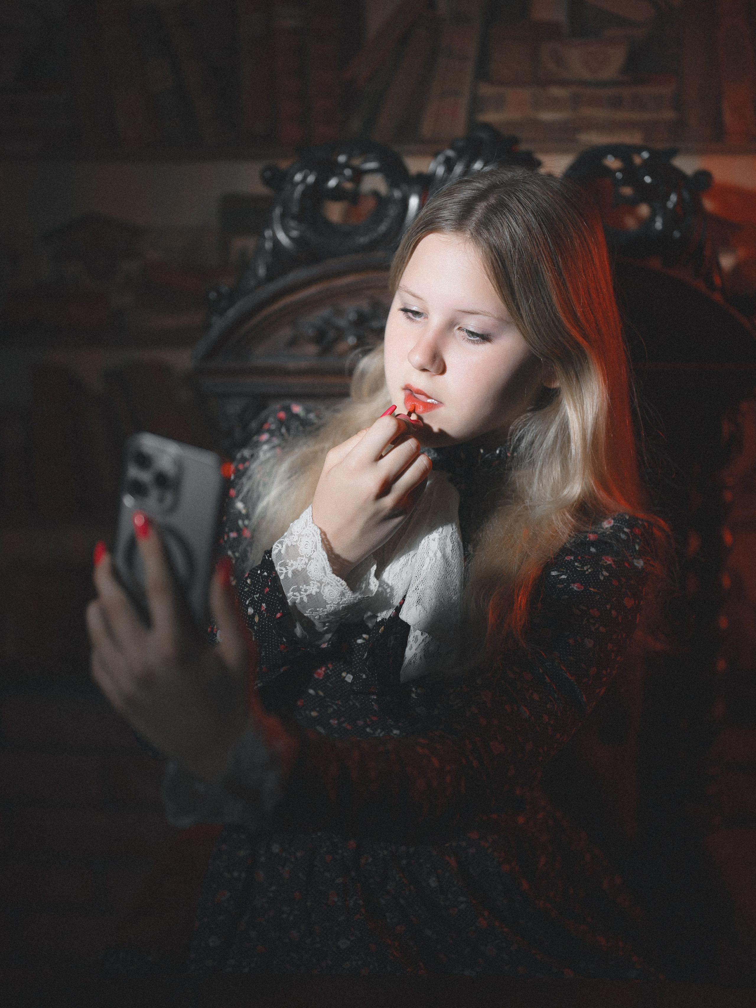 Примеры стилизации портретов и нестандартного света. Фотограф Олег Сотник