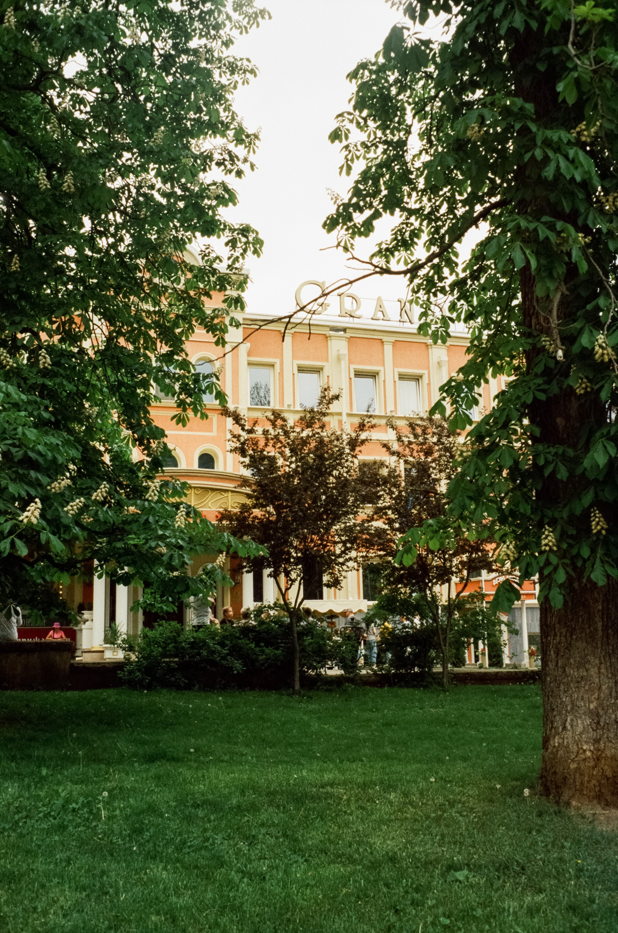 Первый день — первая прогулка по Кисловодску / Minox 35GT / SFL 250D (