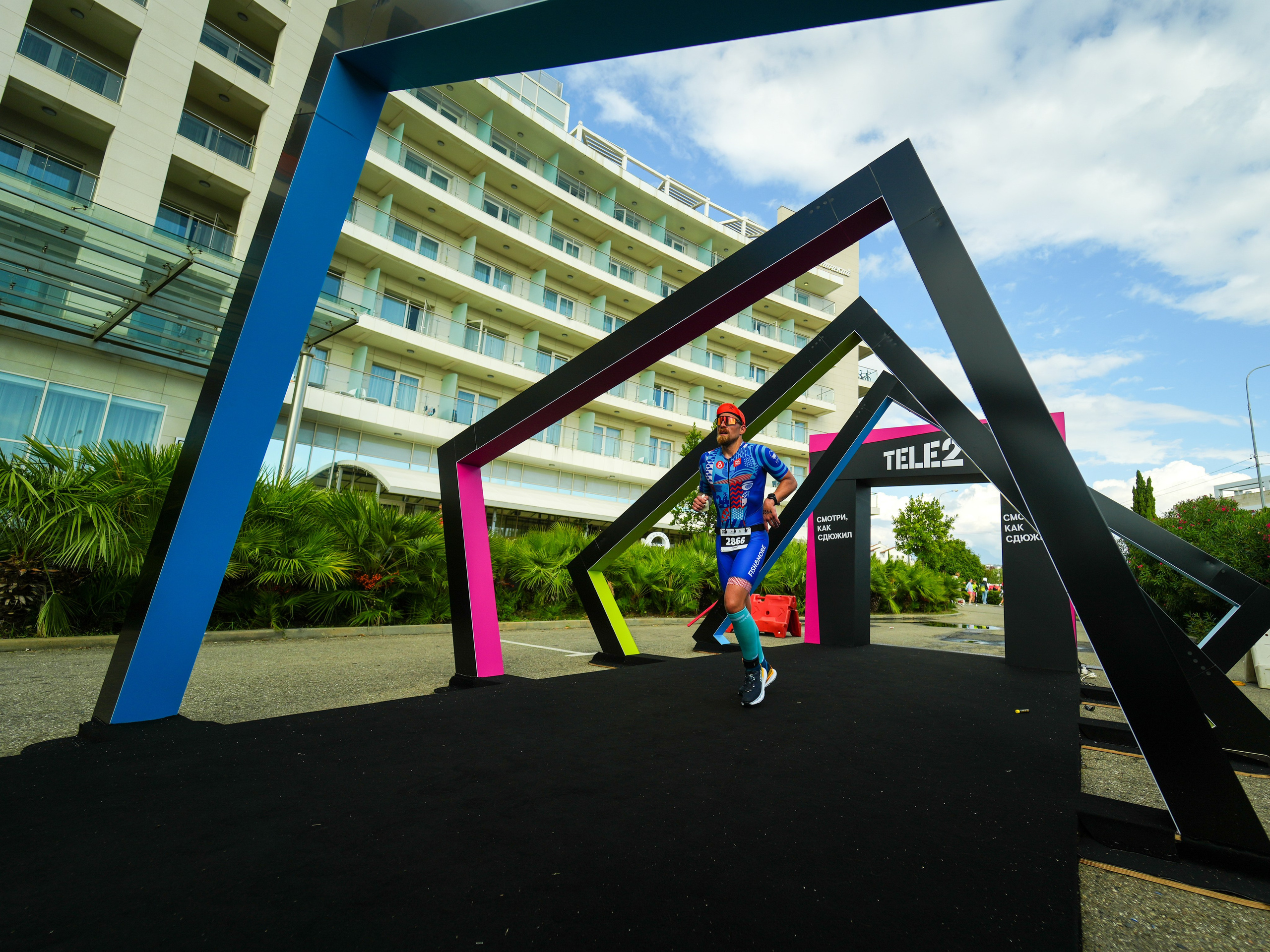 Фотоотчет партнерской интеграции для компании TELE2 на фестивале Ironstar. Репортажный фотограф в Красной Поляне и Сочи Павлюченко Екатерина