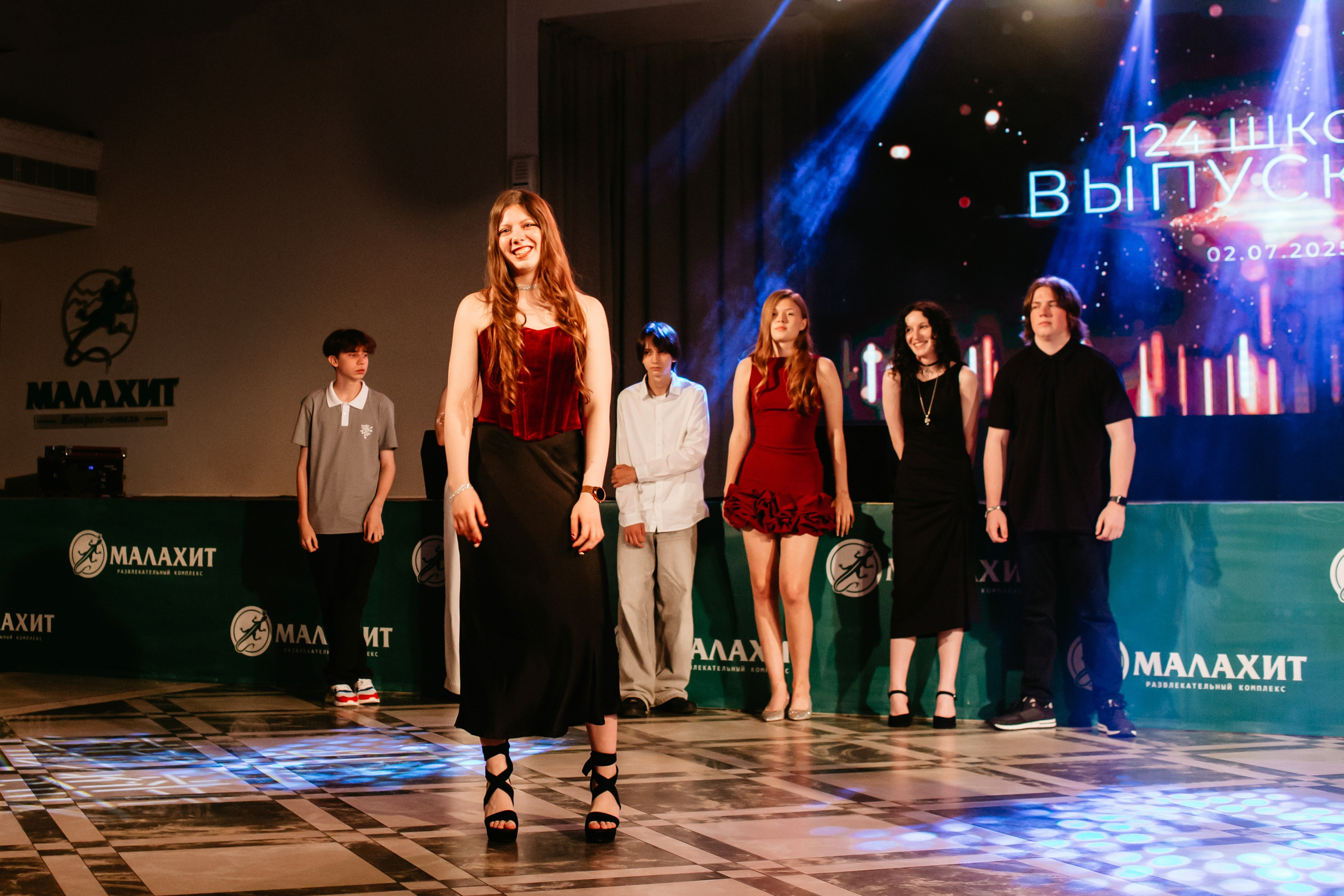Выпускной 2025 (9класс) 124 школа. Фотограф в Челябинске Ополихина Анна
